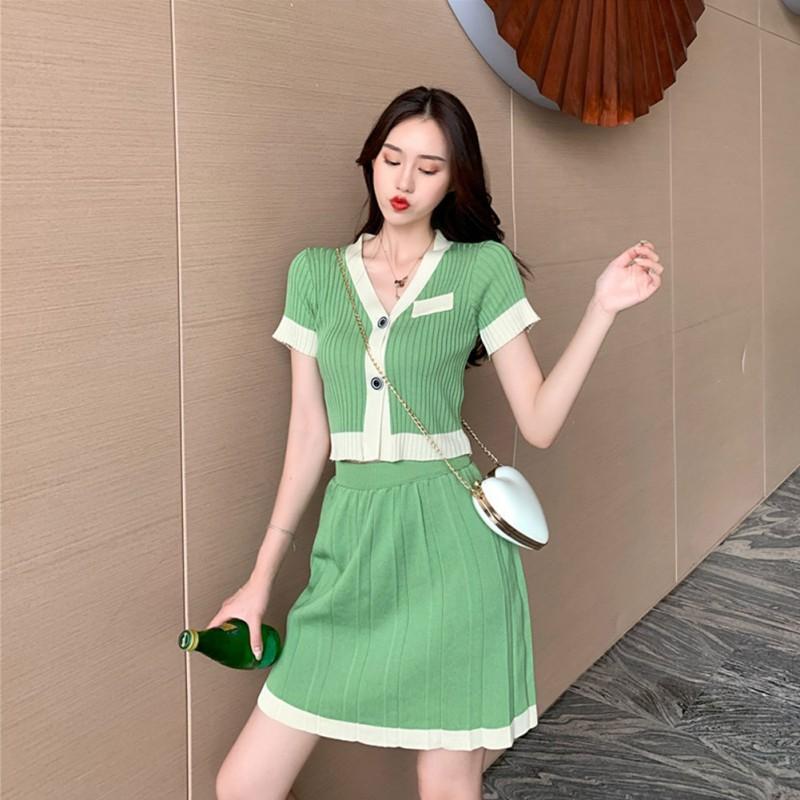 Set Áo Thun Ngắn Tay Cổ Chữ V+Chân Váy Ngắn Lưng Cao Thời Trang Nữ