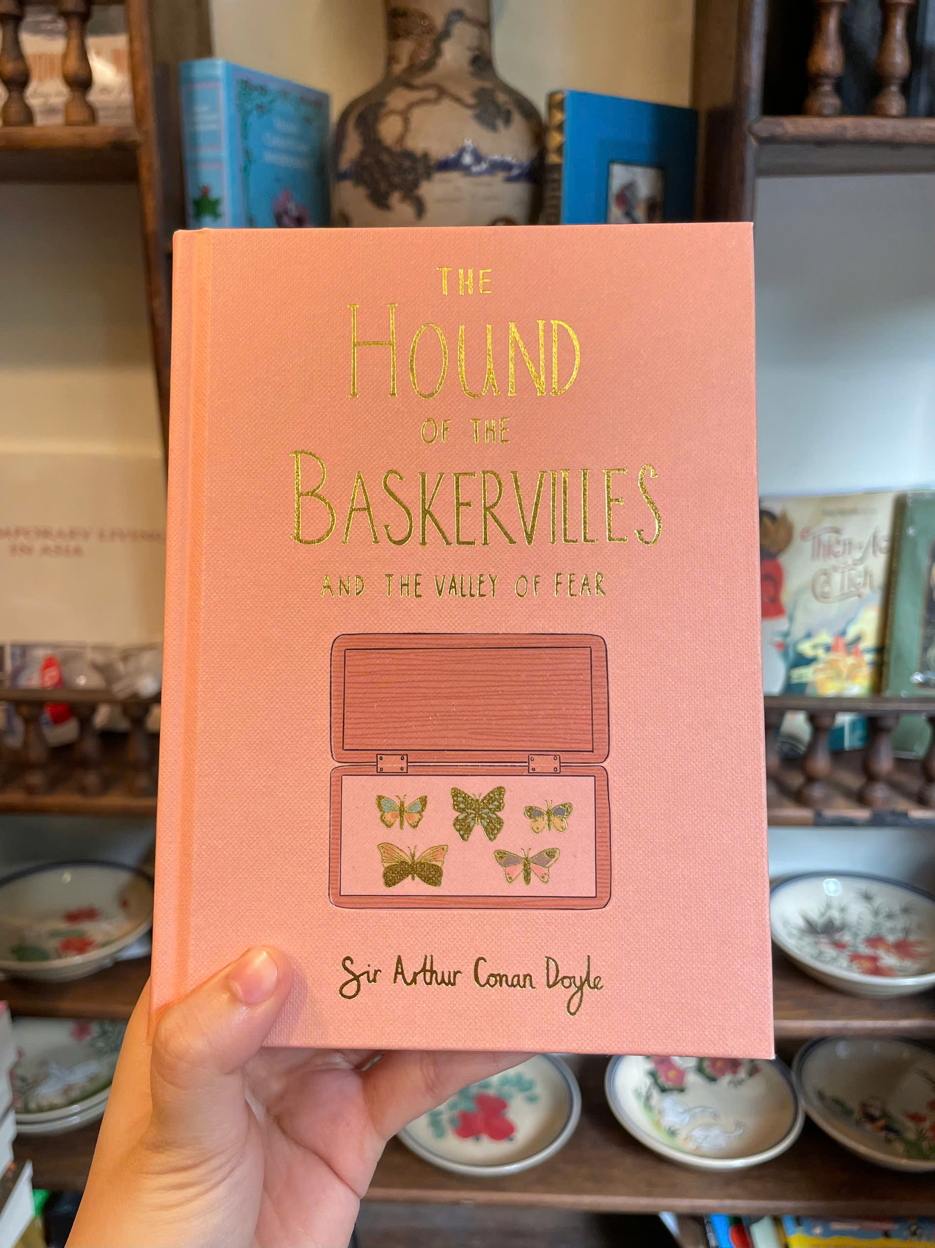 Sách - Hound of the Baskervilles & Valley of Fear by Sir Arthur Conan Doyle | Ngoại văn Bìa cứng