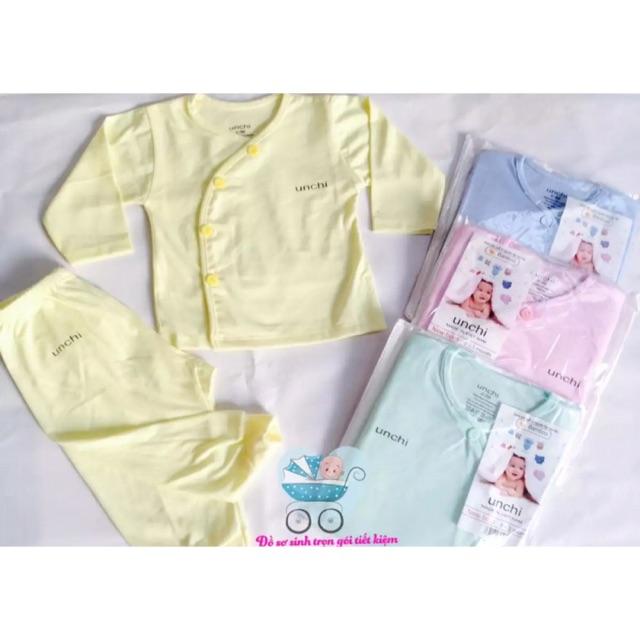 Một Bộ đồ dài tay cho bé sơ sinh nhiều size từ 0-9 tháng được làm từ chất liệu vãi cotton mềm mại,co giản tốt, thích hợp cho bé mặc cả ngày lẫn đêm