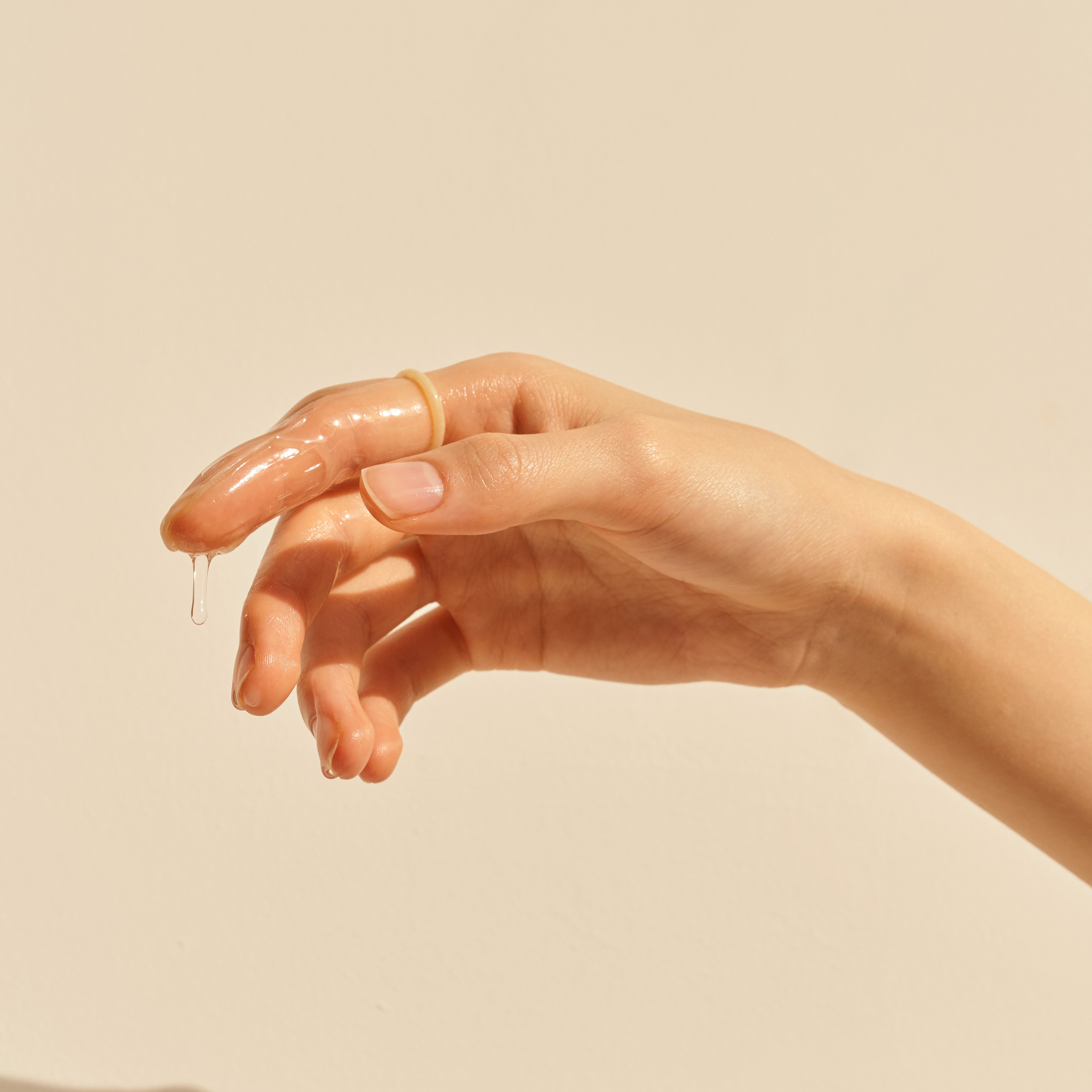 Bao cao su ngón tay EVE Fingercondom - Hộp 18 cái - Cực mỏng | An toàn | Ôm khít