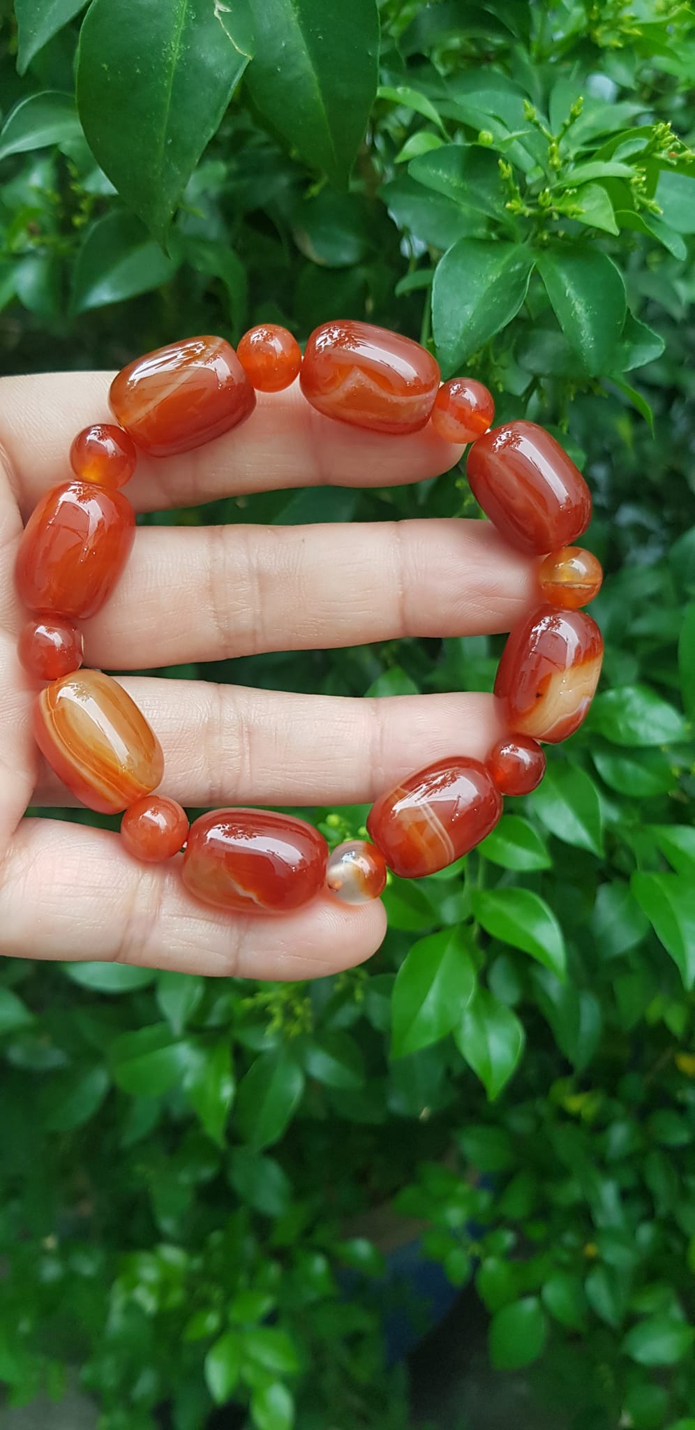 Vòng tay nữ đá mã não đỏ vân phối kiểu hạt thống hạt tròn size hạt 13mm Màu đỏ đậm nhạt vân tự nhiên nữ mệnh hoả mệnh thổ đeo may mắn rẻ xinh đẹp ạ