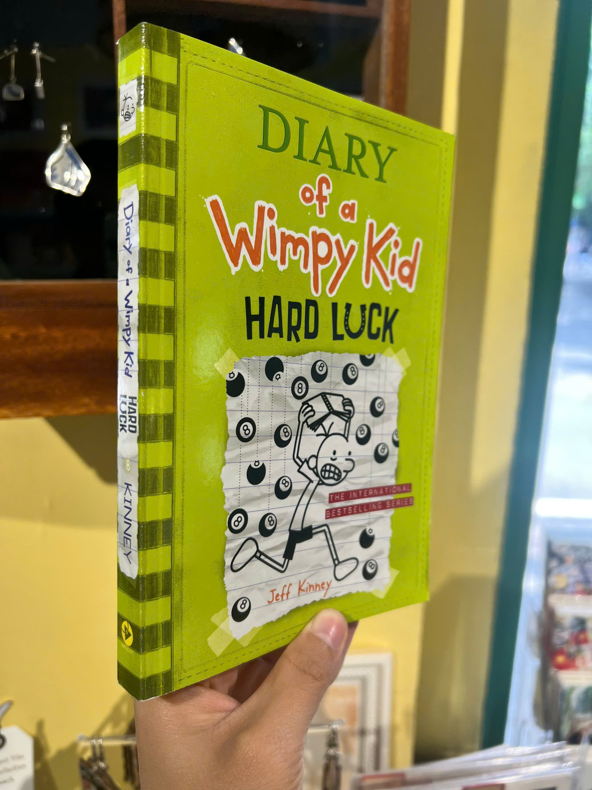 Sách - Diary of a Wimpy Kid: Hard Luck | Nhật ký Chú bé nhút nhát tiếng Anh / Sách Thiếu nhi