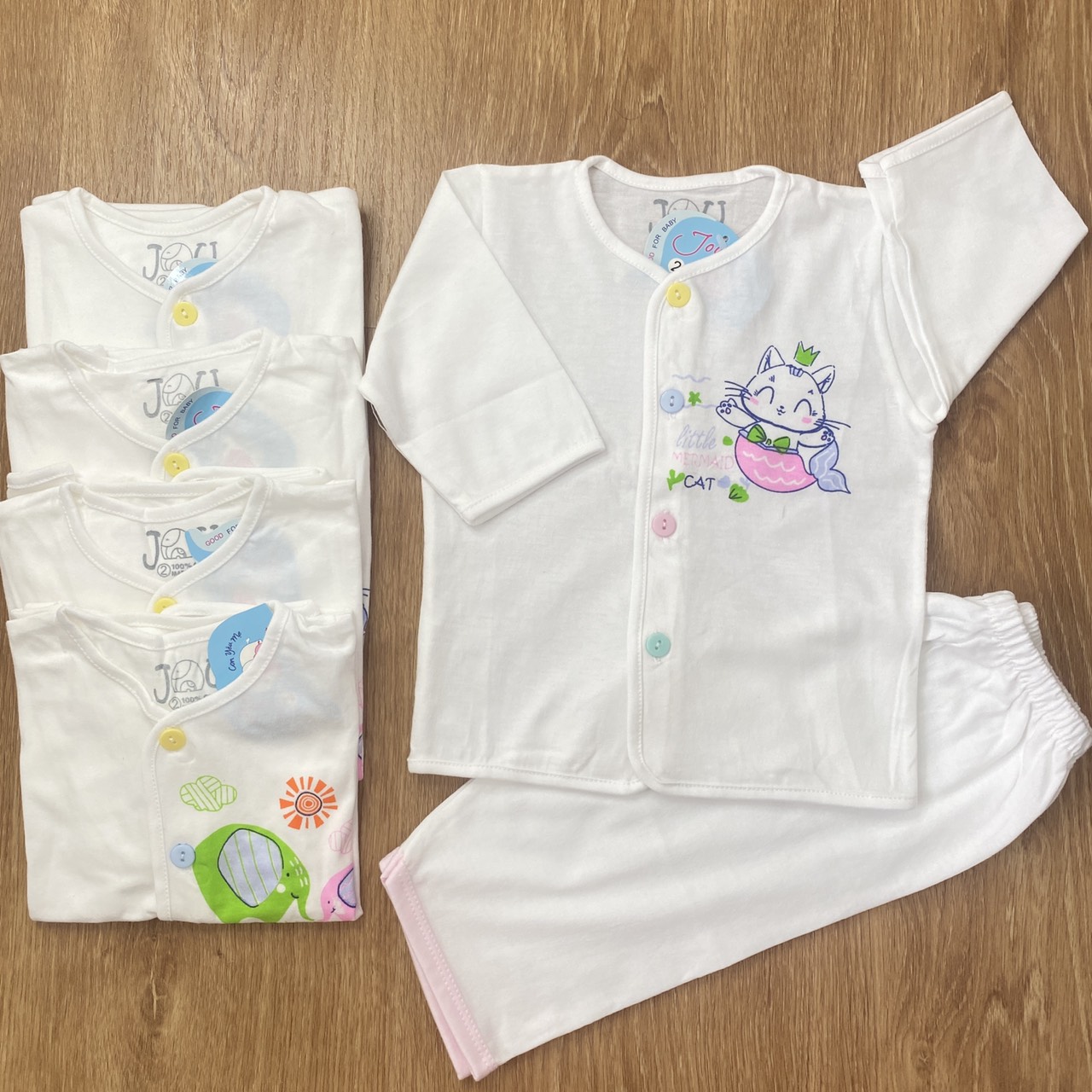 COMBO 3 Bộ quần áo sơ sinh cotton J-FR GGY | Mẫu Tay Dài Cài Giữa Trắng | Size 1 -4 cho bé sơ sinh -11 kg| Chất vải thun cotton 100% xịn, đẹp, mềm, họa tiết xinh | Hàng Việt Nam | Quần sơ sinh | Áo sơ sinh | Quần áo trẻ em