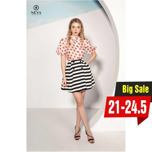 Áo sơ mi nữ NEVA tơ nhũ chấm bi đính hoa ở cổ cách điệu B130028