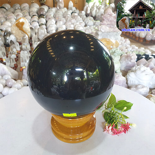Quả cầu đá Canxedon xanh đen tự nhiên Việt Nam QC740 nặng 5.6kg đường kính 16cm – vật phẩm phong thủy may mắn