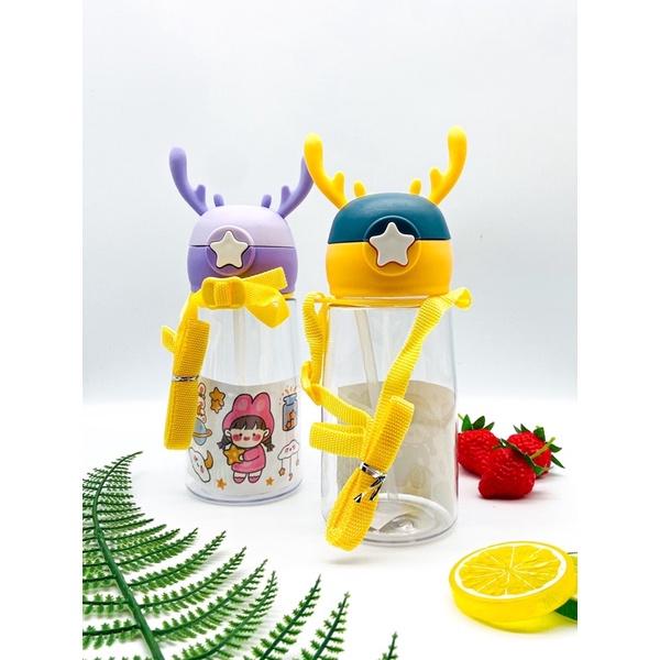 Bình Nước Nhựa Có Ống Hút Hình Sừng Hươu Hoạt Hình 600ML Dành Cho Bé