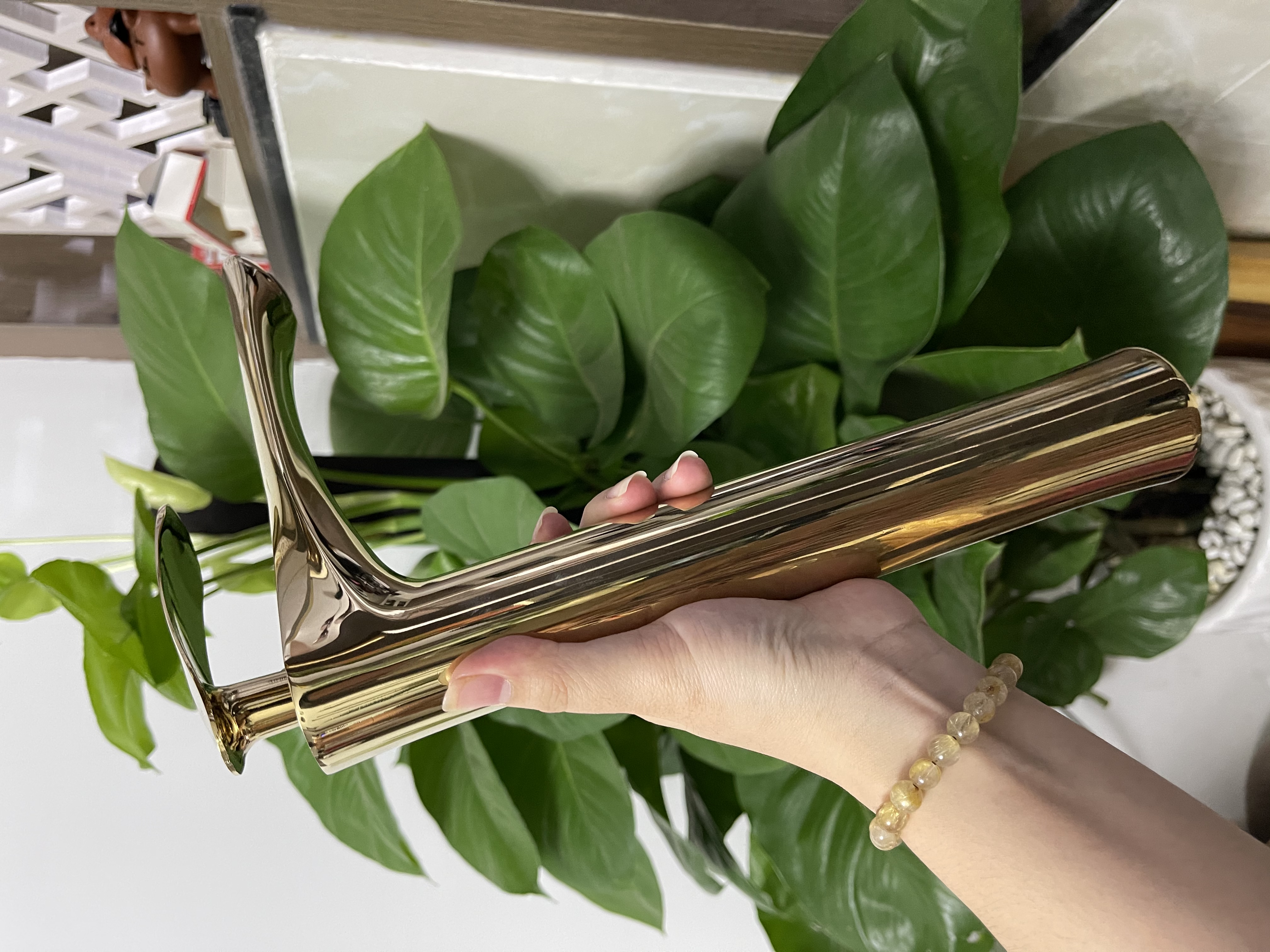 Vòi Lavabo nóng lạnh vàng lá mạ 30cm