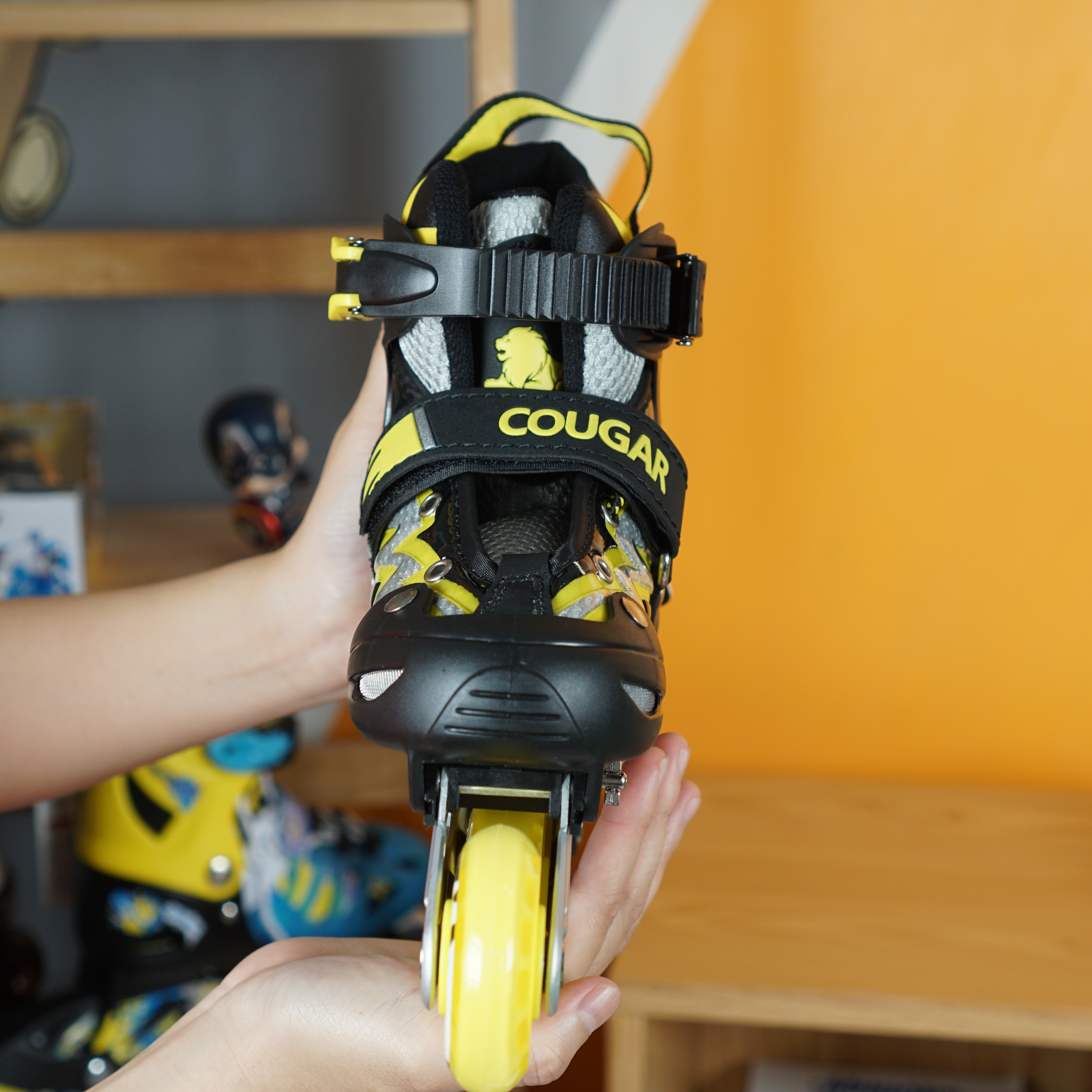 Giày trượt patin COUGAR 835L-12  Hàng chính hãng , giày có thể điều chỉnh size có thể sử dụng 1-2 năm 