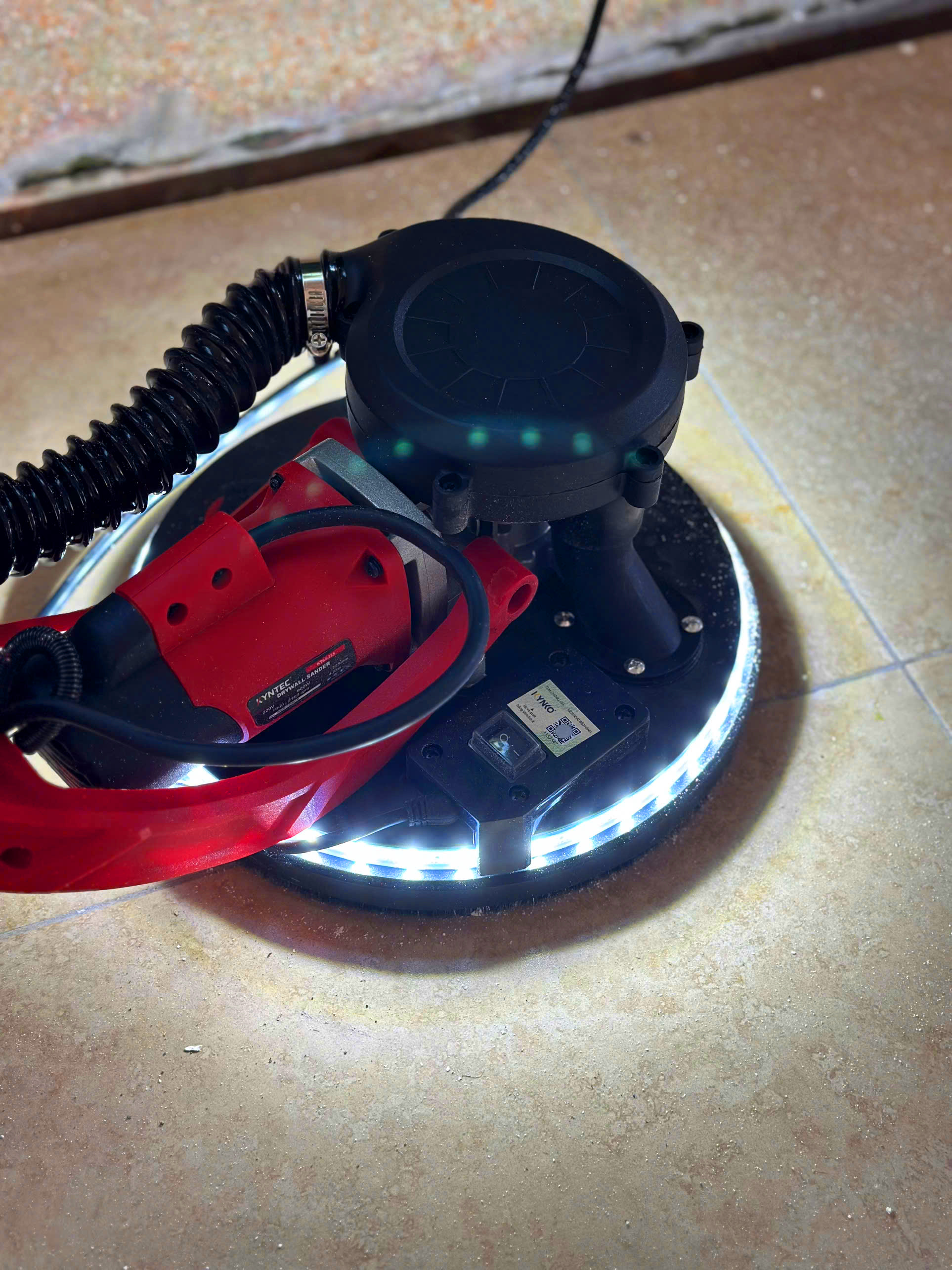 Máy chà tường dài cầm tay có hút bụi chính hãng Kynko Kyntec KT88 - 225