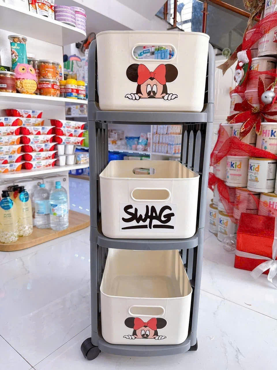 Kệ Nhựa Để Đồ 3 Tầng Mickey Có Bánh Xe Đa Năng Tiện Lợi Và Thông Minh