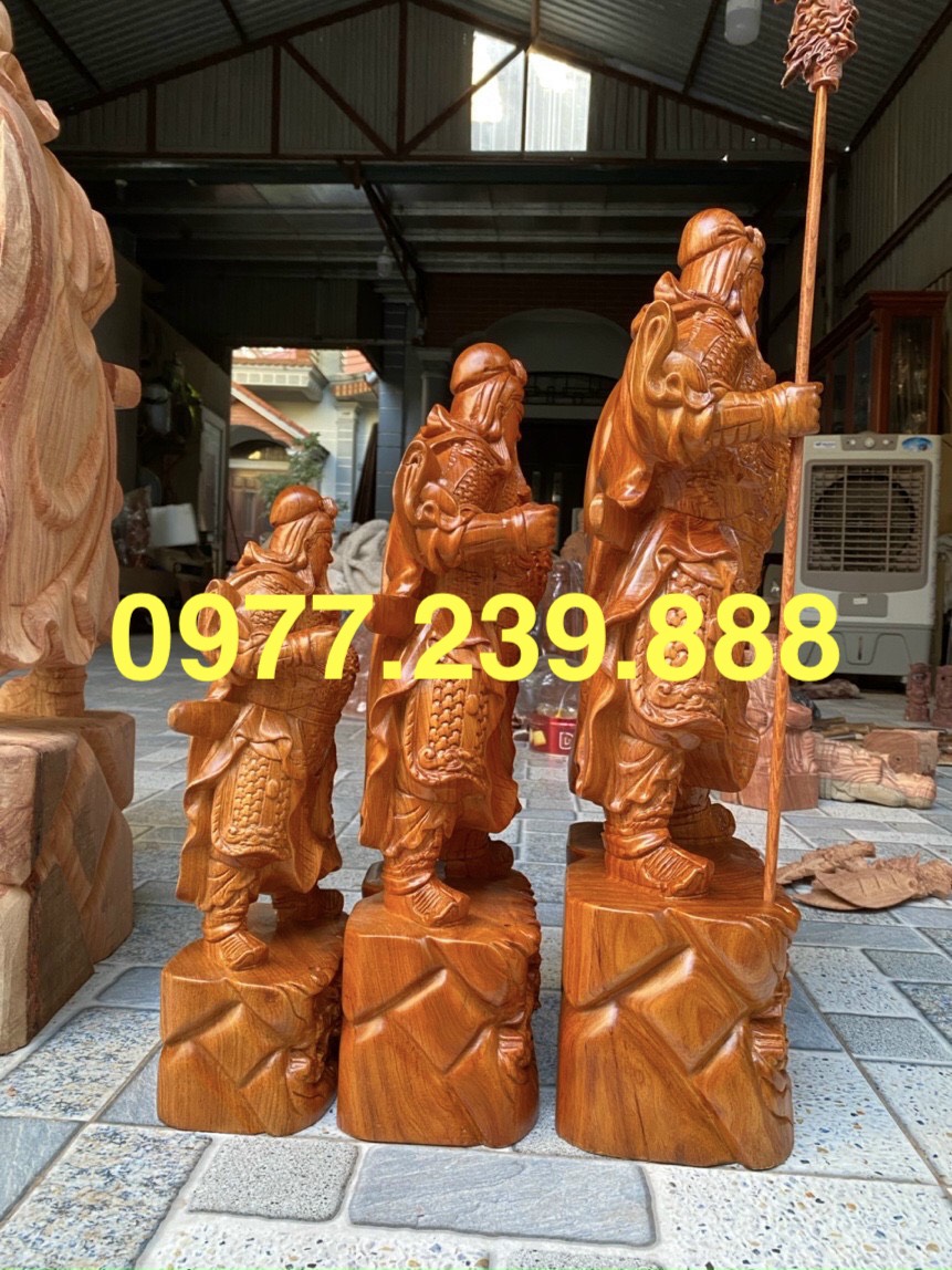Quan công gỗ hương đá 30cm