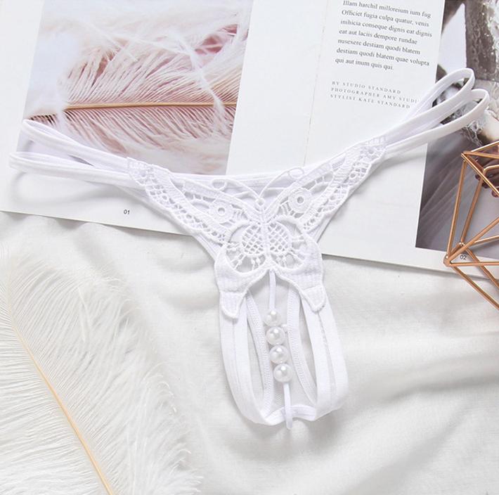 Quần lót hình bướm đính hạt