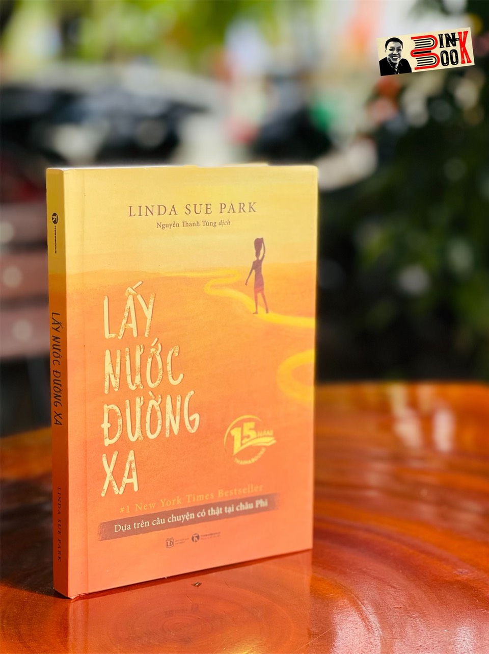 [15 năm Thaihabooks] LẤY NƯỚC ĐƯỜNG XA - Linda Sue Park – Bìa cứng