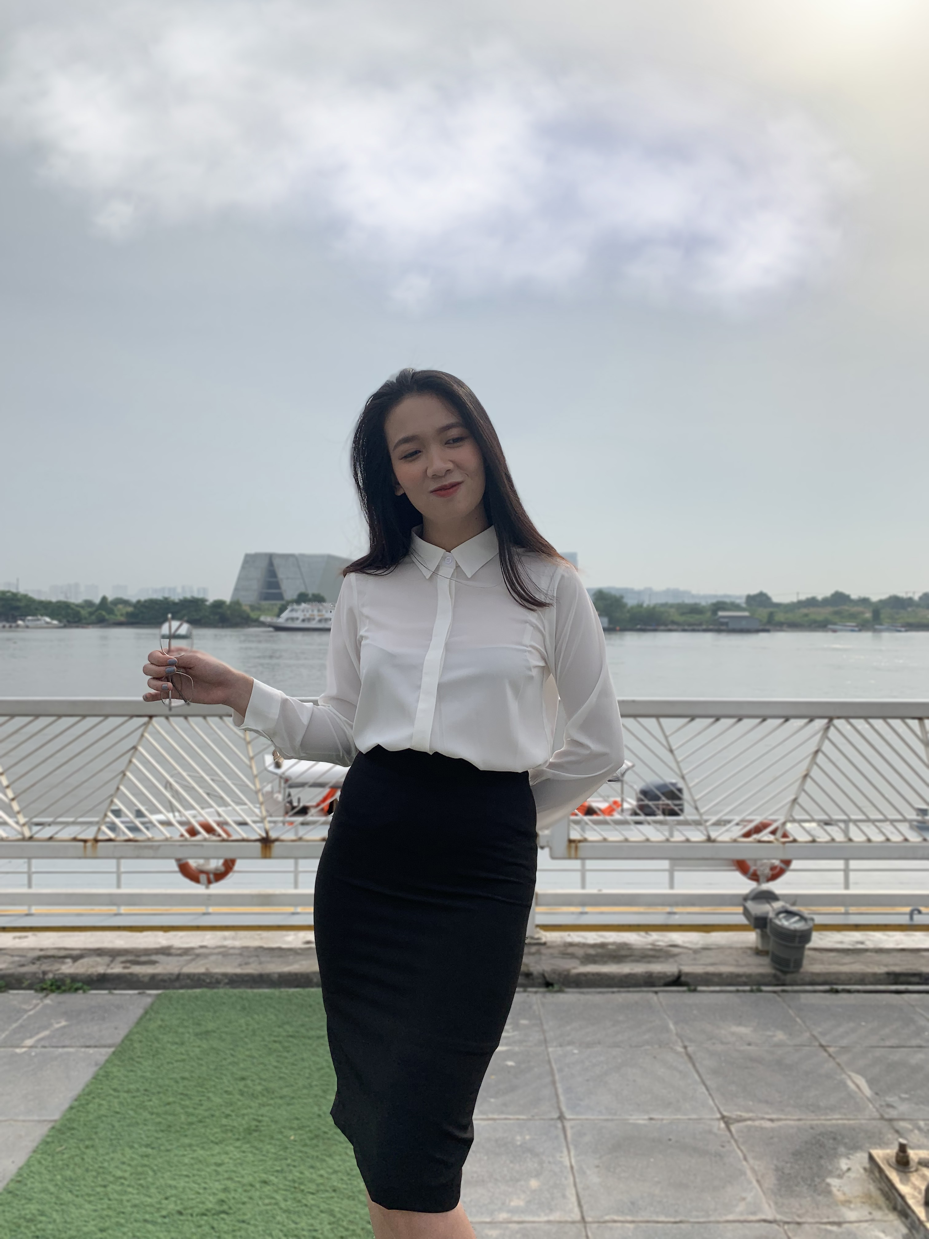 Chân Váy Bút Chì Thiết Kế Thời Trang Công Sở xẻ Sau - Đen - BL0022