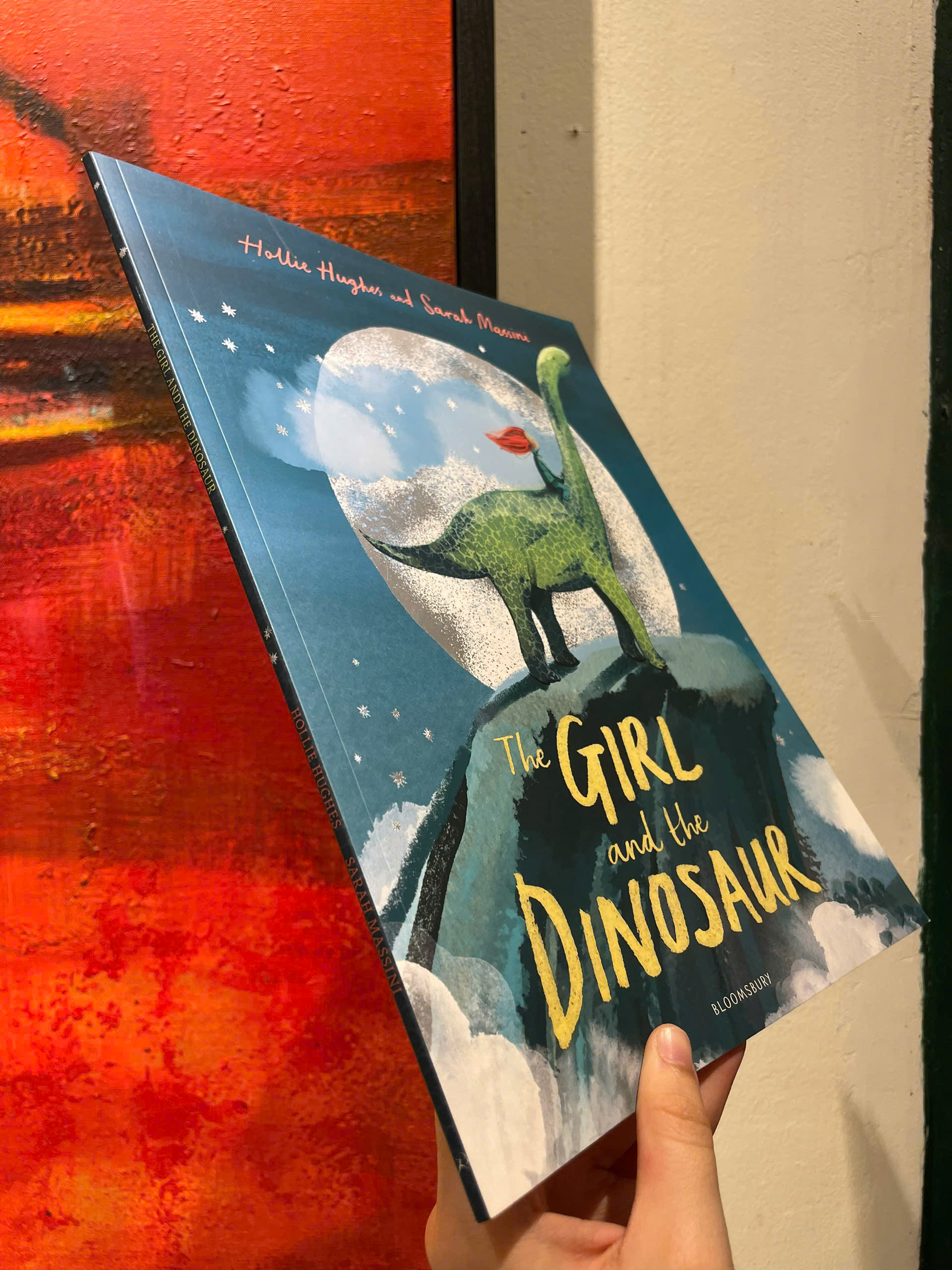 The Girl and the Dinosaur by Hollie Hughes - Children Picture book in English - Sách Ngoại Văn