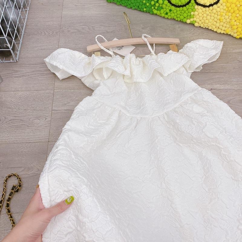 Váy trắng trễ vai hoa xốp mẫu thiết kế mới