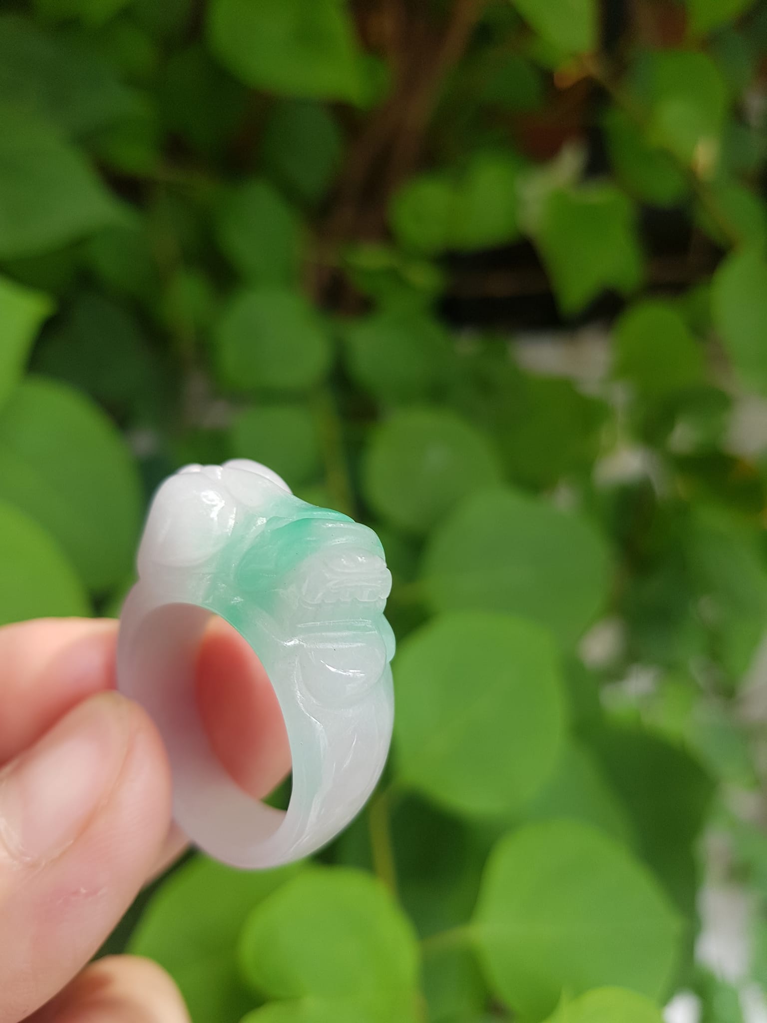 Nhẫn Tỳ Hưu Mới Nam Ni 20mm Đá Cẩm Thạch Tự Nhiên Trắng Xanh Ngọc Bóng Đẹp Size Nhẫn đk 20mm x bản 12mm ạ