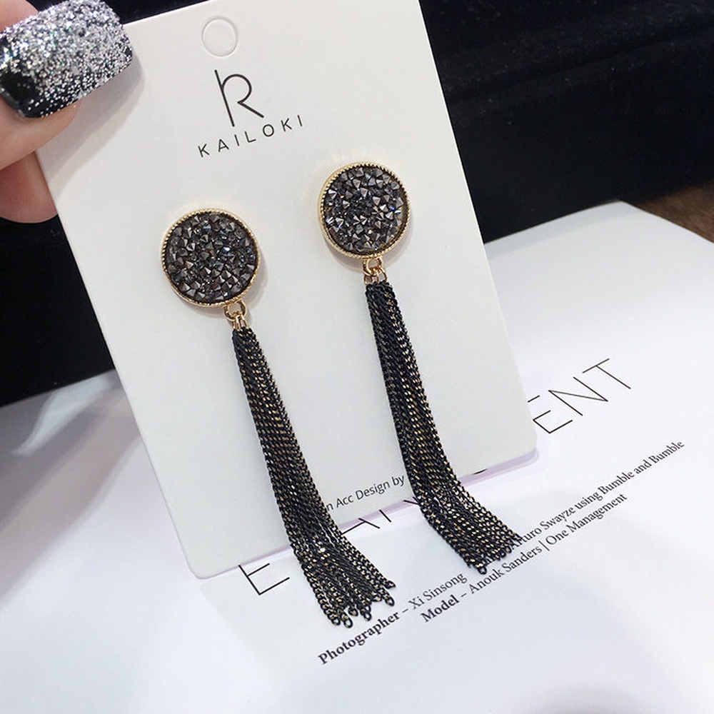 Bông Tai Mỹ Ký Tròn Đá Đen 8 Dây Tua 60 Số 1, Thiết Kế Đẹp, Thời Trang, Phụ Kiện Tạo Điểm Nhấn Trong Các Sự Kiện, Chất Liệu Sang Trọng, Sợi Hợp Kim Phủ Nhũ Màu Vàng, Dễ Kết Hợp Trang Phục Và Phụ Kiện Khác