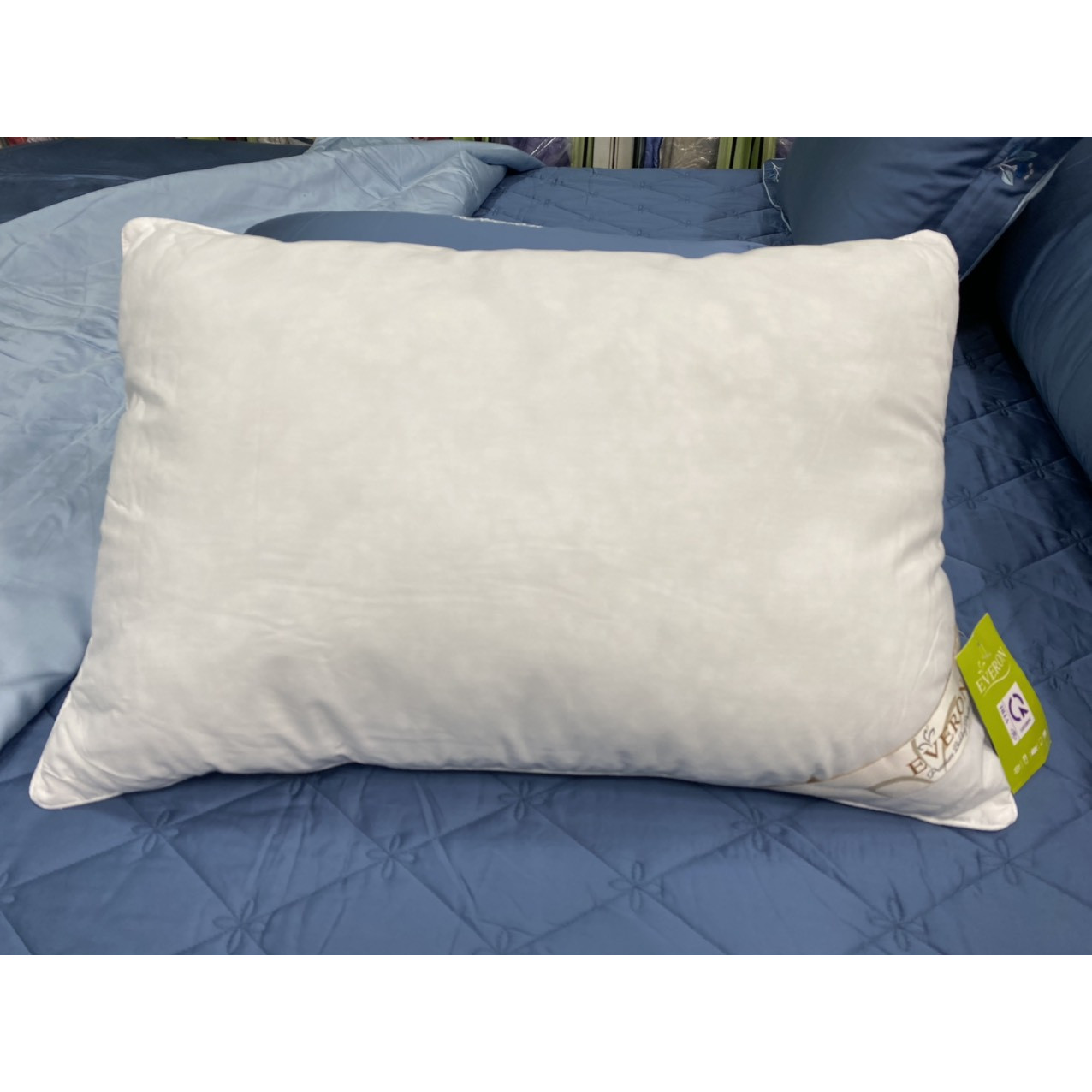 Ruột gối nằm Everon White ( 45cm x 65 cm )