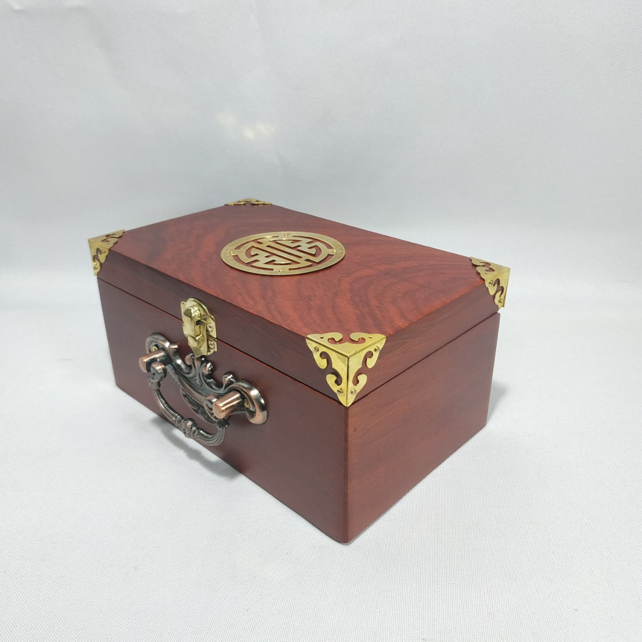 Hộp đựng con dấu - hộp đựng trang sức bằng gỗ hương mặt chữ thọ vàng size 19