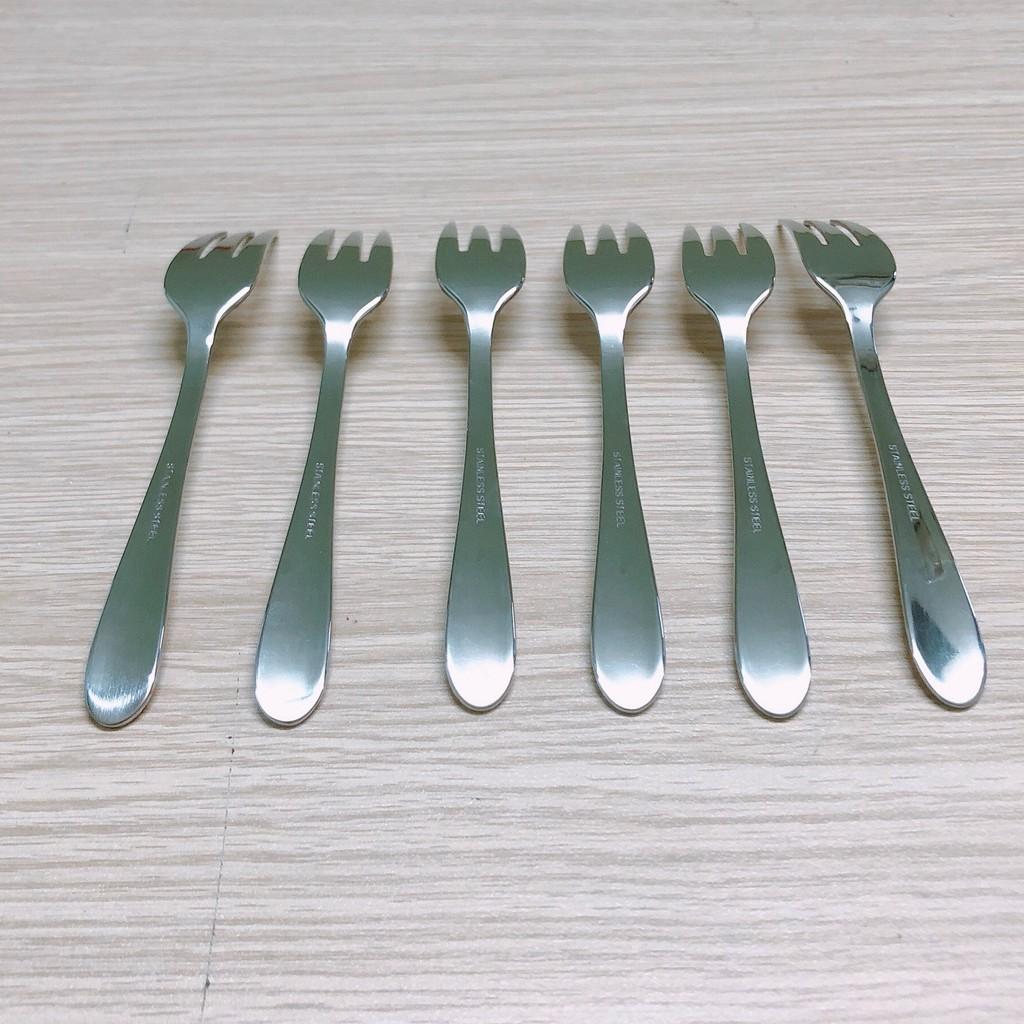 Nĩa Trái Cây cán viền đôi Inox cao cấp SUS430 không gỉ - Hiệu ST dài 13.5cm - Thép không gỉ sáng bóng
