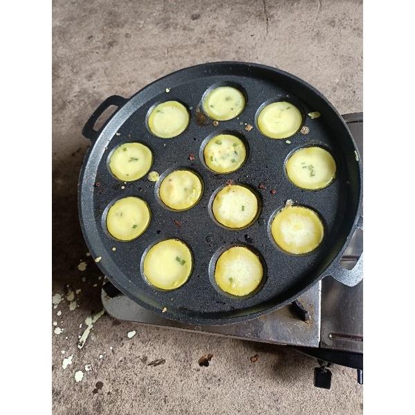 Khuôn bánh khọt 12 lỗ chống dính tặng cọ quét dầu