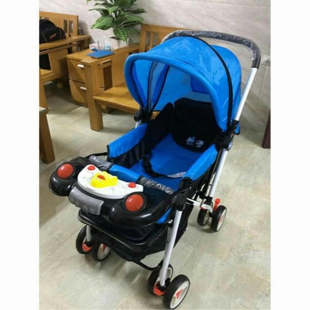 Xe đẩy em bé  ̂́ ̣ đ ̆ xe đẩy 2 chiều 3 tư thế QD109, có bàn nhạc, có dây đai an toàn