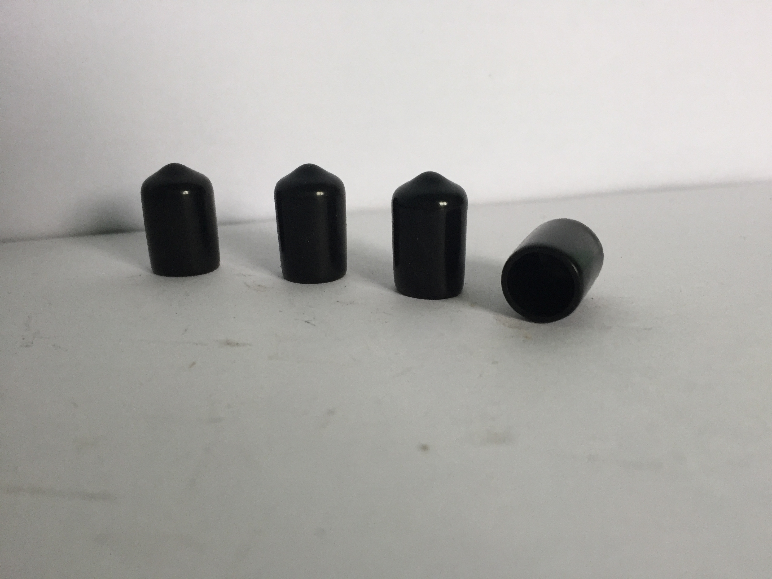 1.000c Nút bịt ty ren M4