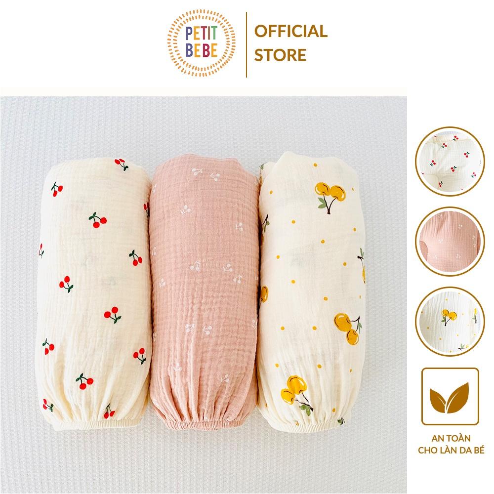 Ga bọc nệm cũi đa năng bo chun cho bé PETIT BEBE muslin 62x114cm họa tiết cherry