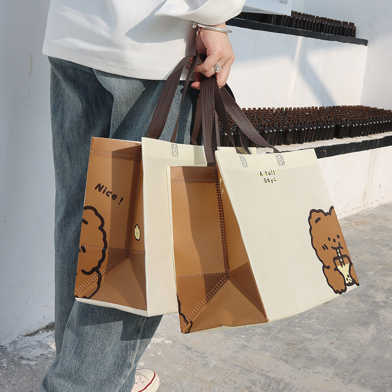 Túi vải không dệt in hình chú gấu dễ thương, có 2 kích thước, túi dọc và túi ngang dùng làm quà tặng, đựng đồ, đi chợ T1338