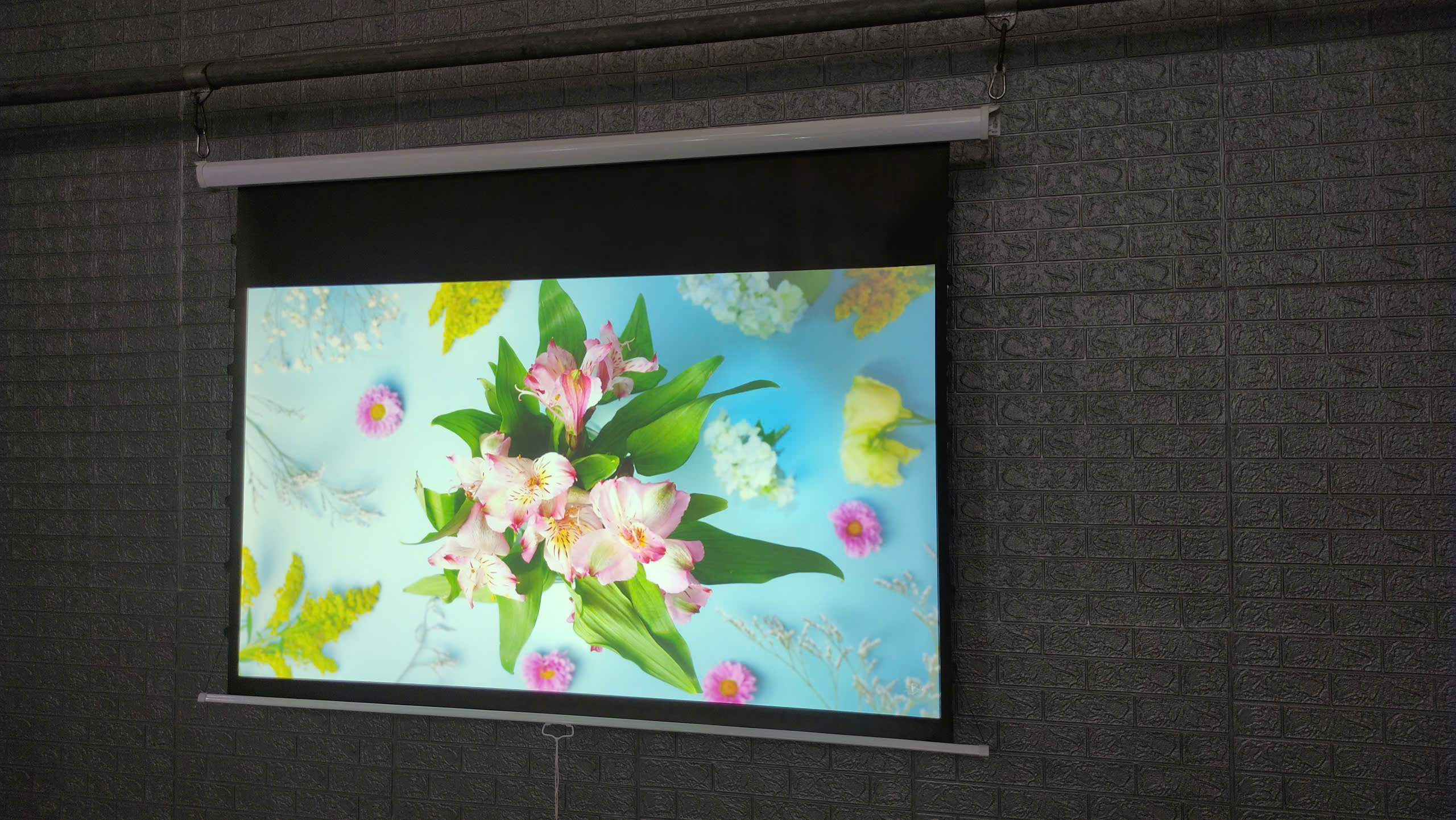 Màn chiếu kéo tay căng dây 8K-Pet Pro tab tension 80 inch tới 150 inch - Exzen chính hãng Korea BH 12 tháng- Hàng chính hãng