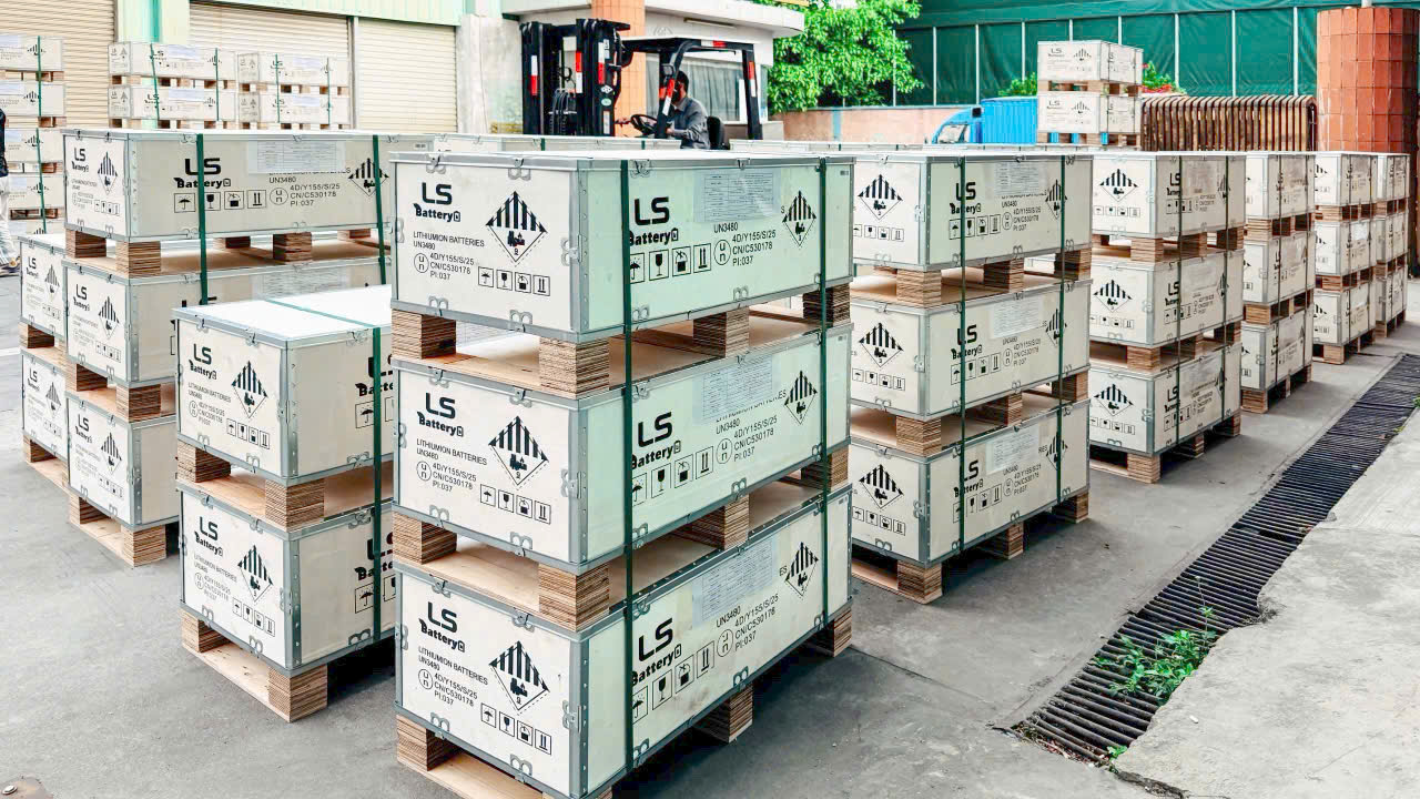 Pin Lưu trữ năng lượng mặt trời SOLAR BATTERY LS 300AH 51.2V- 15Kw