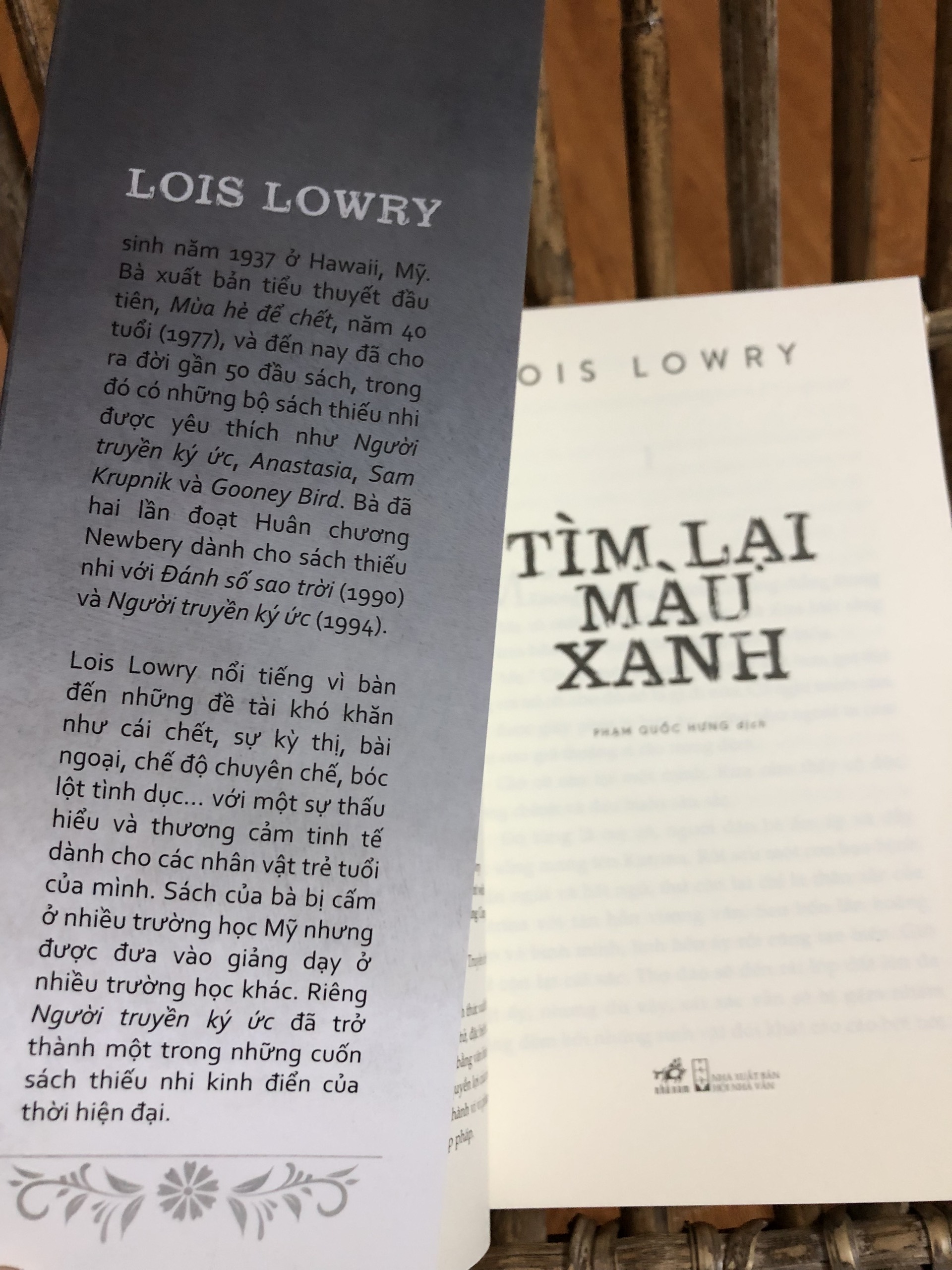 TÌM LẠI MÀU XANH - LOIS LOWRY (PHẦN TIẾP THEO CỦA NGƯỜI TRUYỀN KÝ ỨC)