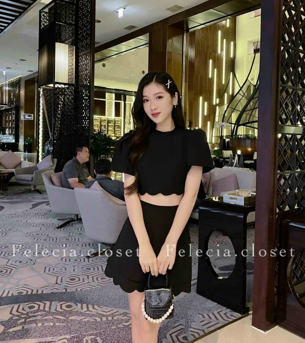 SÉT ĐÙI CỘT NƠ SAU QUẦN LAI BÈO
