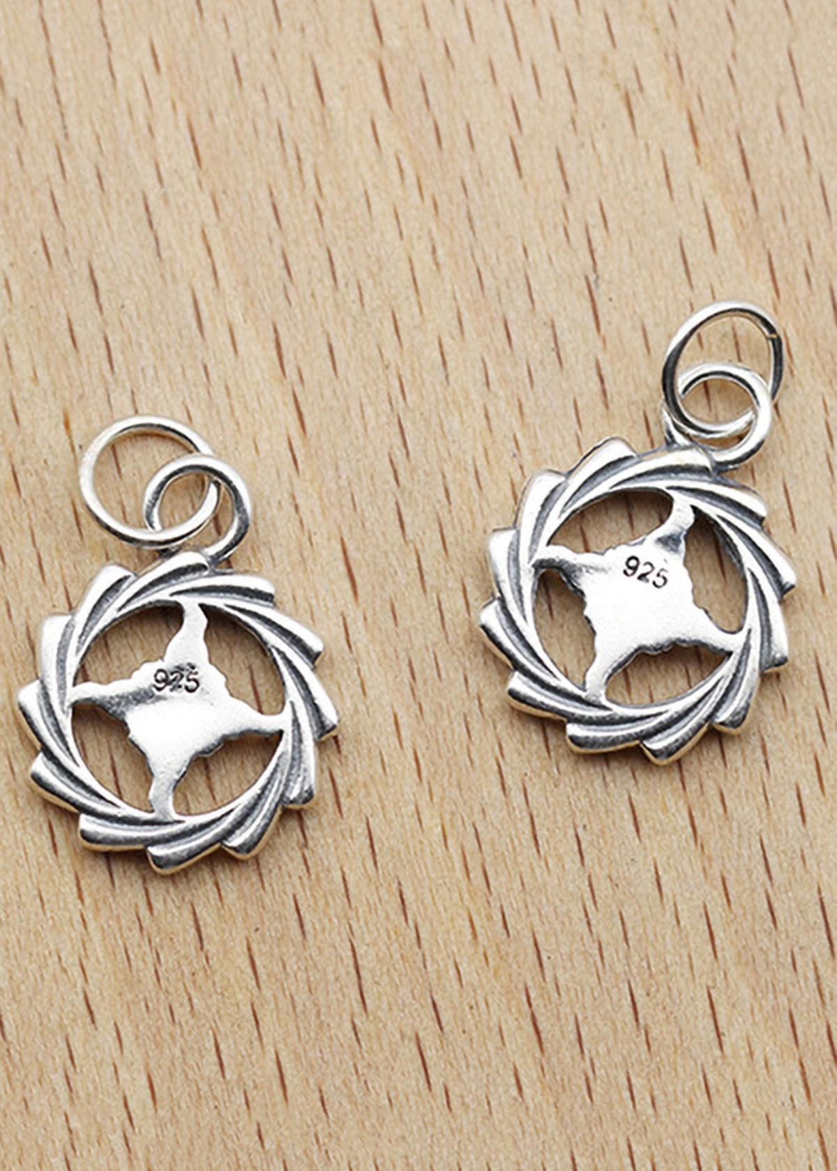 Combo 2 cái charm bạc hình bánh lái treo - Ngọc Quý Gemstones