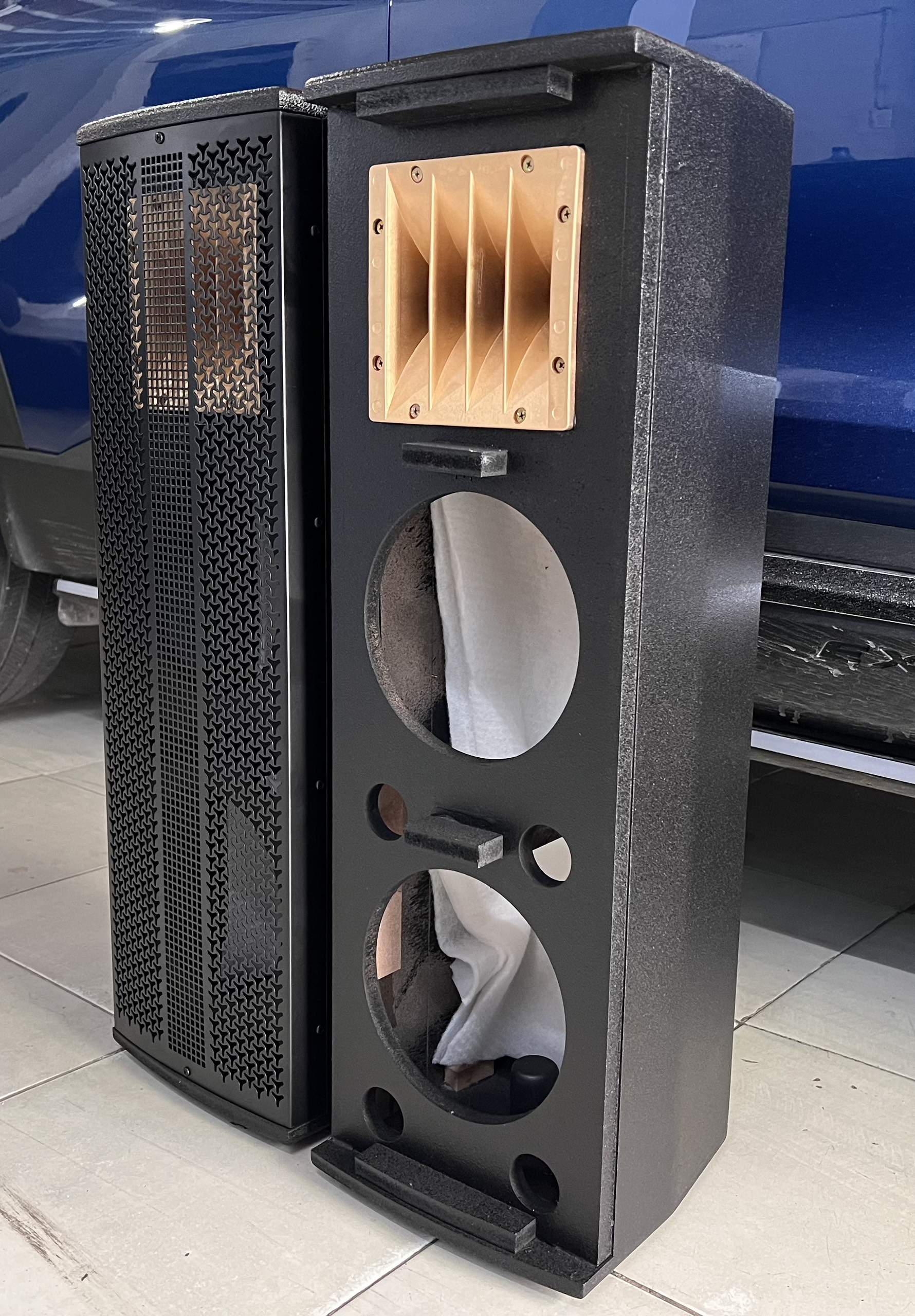 Vỏ thùng loa đứng 2 tấc đôi thùng sơn cao cấp 2 bass đôi 20  và 1 chép kèn Hải Triều (Hàng Chính Hãng)