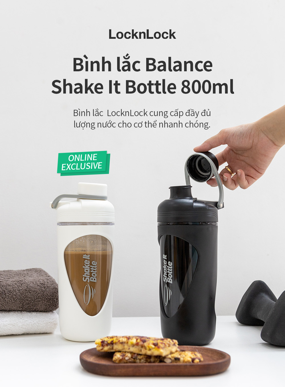 Bình lắc Lock&amp;Lock 800ml Balance Shake It Bottle màu trắng HAP949WHT- Hàng chính hãng có quai xách và thanh đo dung tích - JoyMall