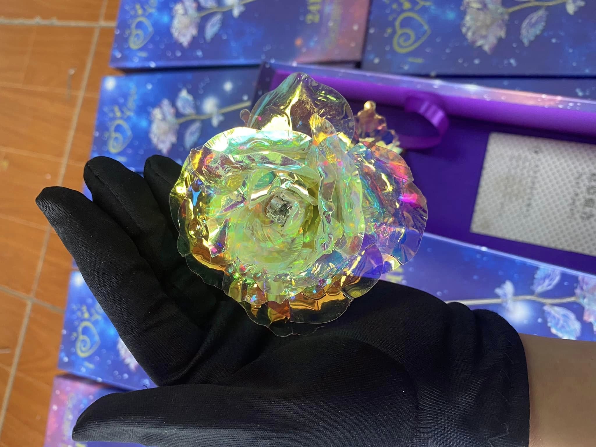 Hoa hồng GALAXY phát sáng độc đáo kèm hộp và túi sách