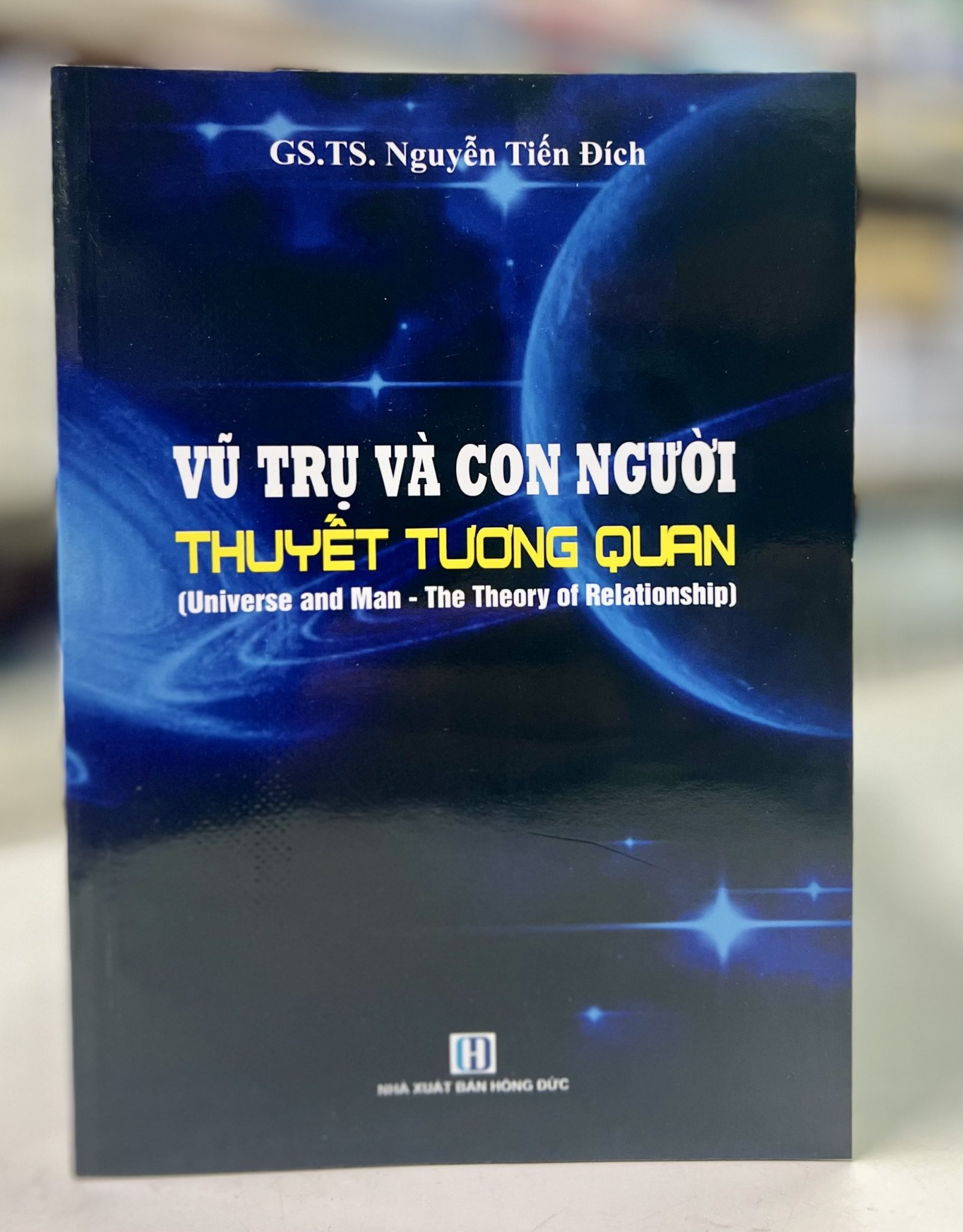 Vũ trụ và con người thuyết tương quan