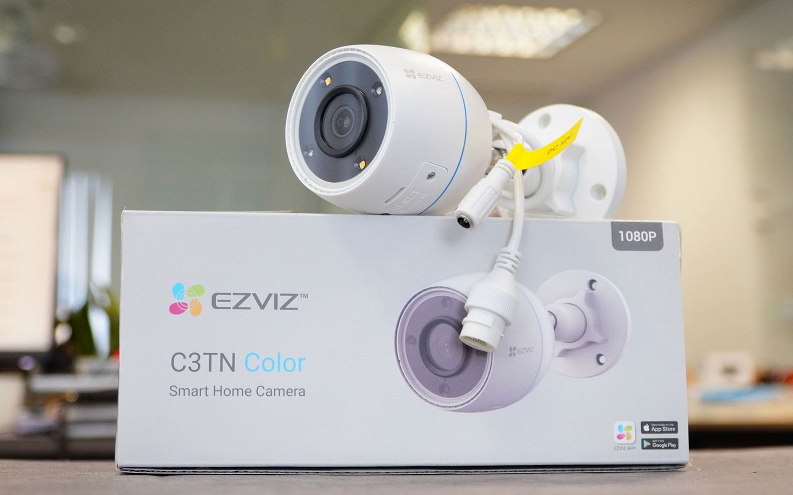 Camera Wifi Ezviz C3TN 2MP có ánh sáng màu nhìn đêm  đàm thoại 02 chiều, ngoài trời chống nước , hình ảnh sắc nét  Full HD - Hàng Chính Hãng