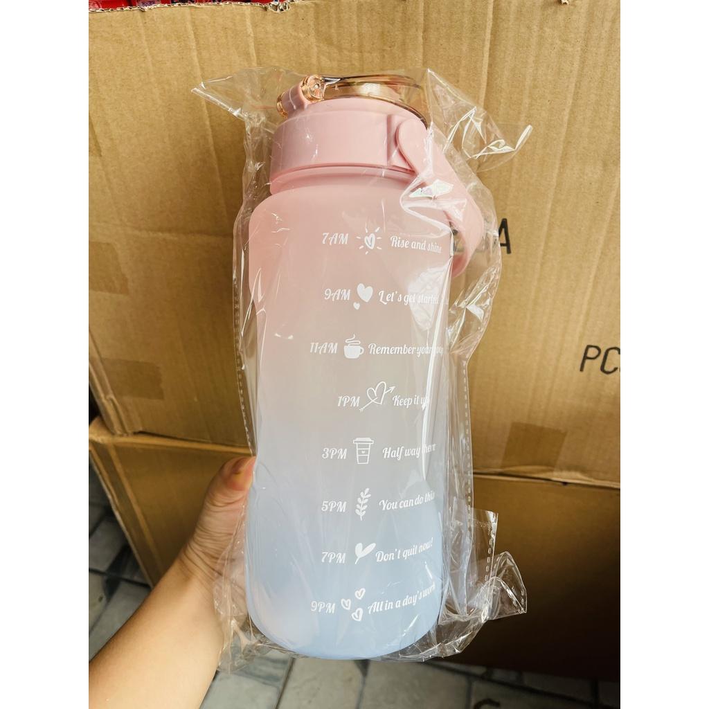 Tặng kèm stickers - Bình đựng nước 2L và 1.3L dễ thương có vạch báo giờ uống nước dùng cho cả người lớn và trẻ em