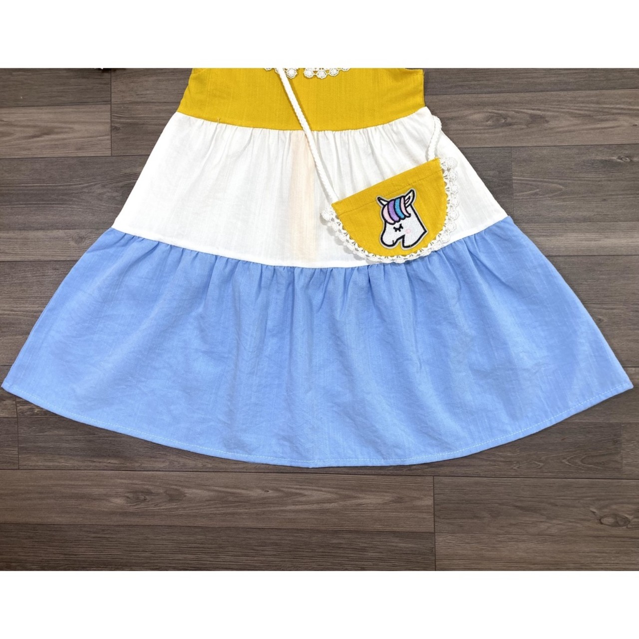 Đầm bé gái,váy trẻ em phối 3 màu vải Linen cao cấp kèm túi siêu xinh cho bé ,BITIKIDS size 1 đến 8 tuổi.