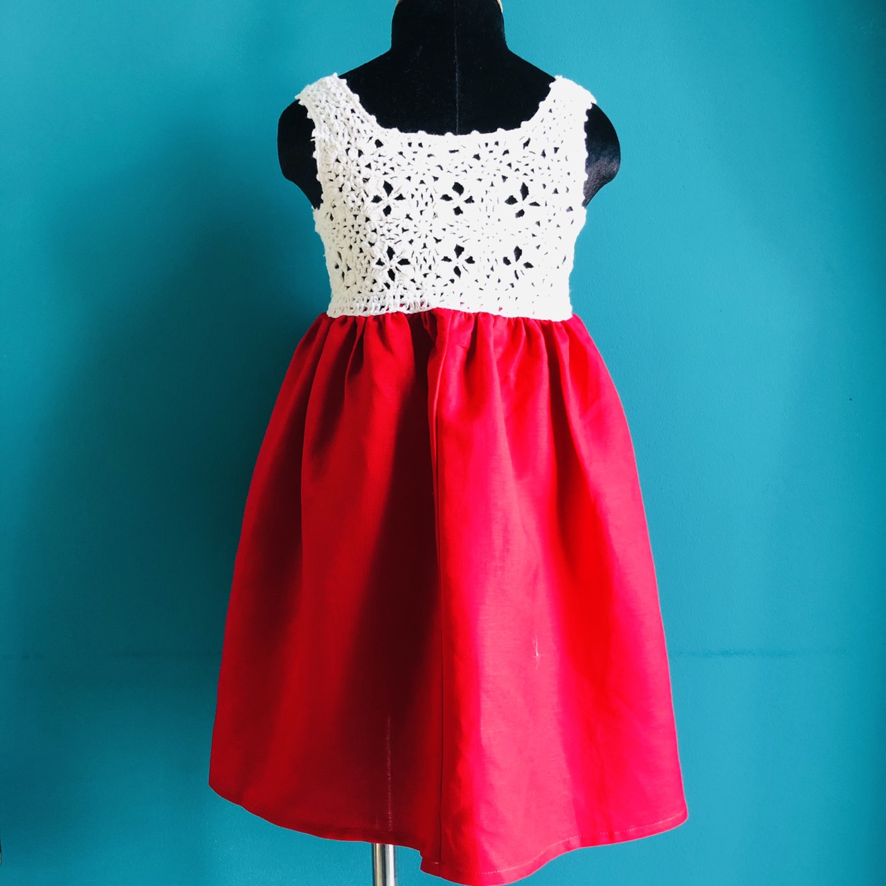 Đầm phối len handmade cho bé gái