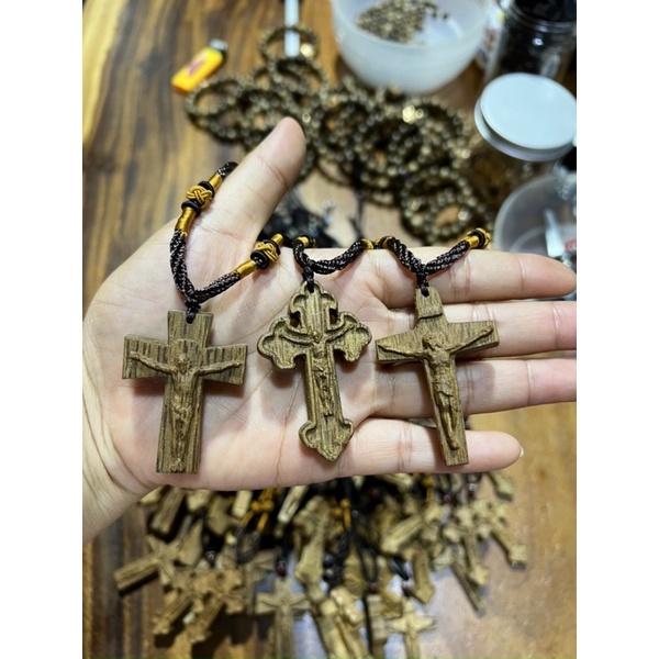 Mặt dây chuyền thánh giá Trầm hương tự nhiên