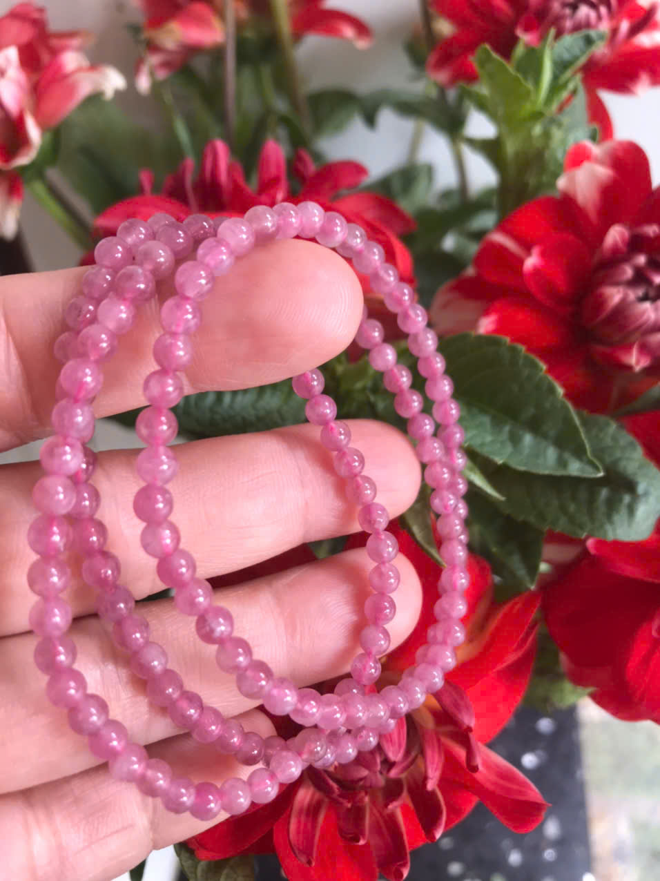 Chiếc Vòng Tay Chuỗi Quấn 3 Vòng Đá Tourmaline Hồng Tự Nhiên Đẹp Size hạt 4mm Nữ mệnh Hỏa và mệnh Thổ đeo xinh tay may mắn ạ