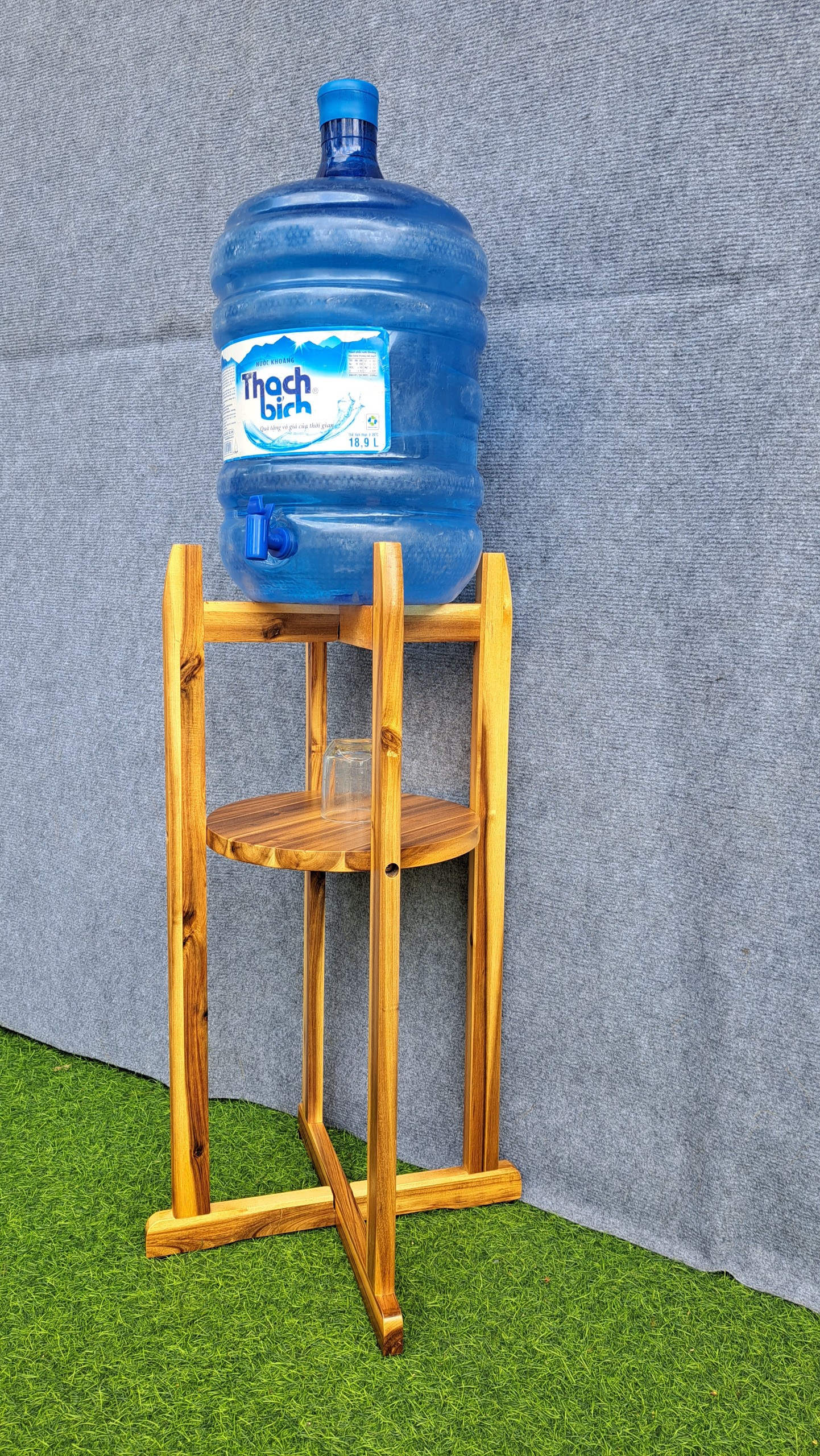 KỆ ĐỂ BÌNH NƯỚC GỖ TỰ NHIÊN