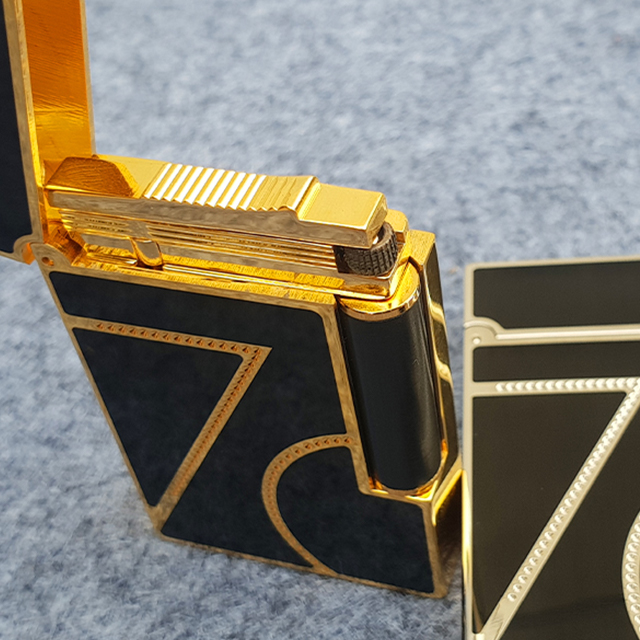 Vỏ Hột Quẹt Bật Lửa Upon Super Cao Cấp D210V Họa Tiết Sơn Mài Khắc Hình Khối Màu Vàng - Dùng Gas Đá Cao Cấp