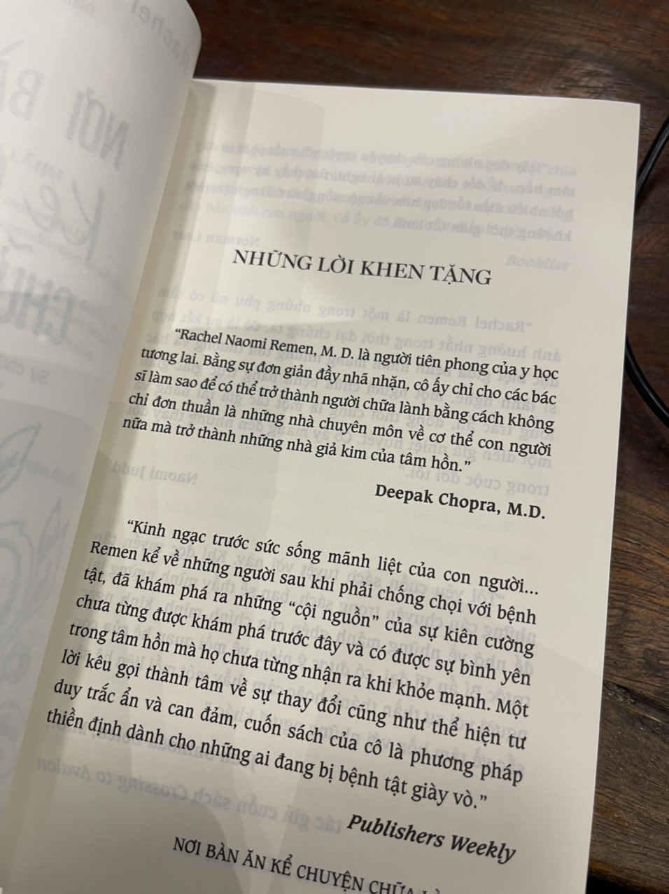 NƠI BÀN ĂN KỂ CHUYỆN CHỮA LÀNH – Sự chữa lành là sợi dây kết nối và thức tỉnh chúng ta – Rachel Naomi Remen – Điển Dũng dịch – Huy Hoàng Books – NXB Phụ nữ Việt Nam (Bìa mềm)