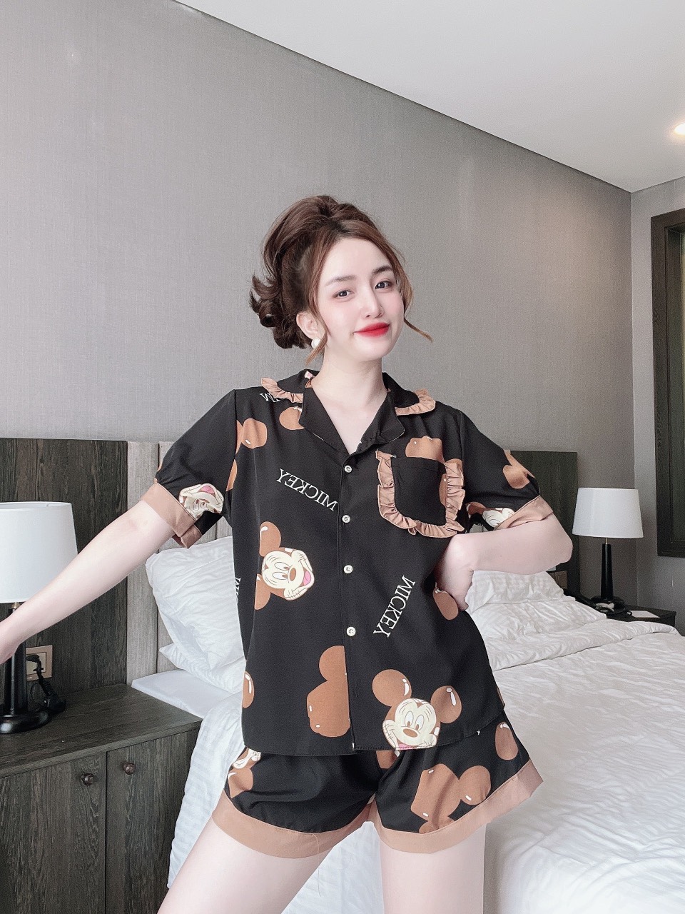 Bộ pijama nữ cộc tay quần đùi chất liệu lụa mango cao cấp, bộ đồ ngủ nữ cổ phối bèo hoạ tiết caro dễ thương CC11