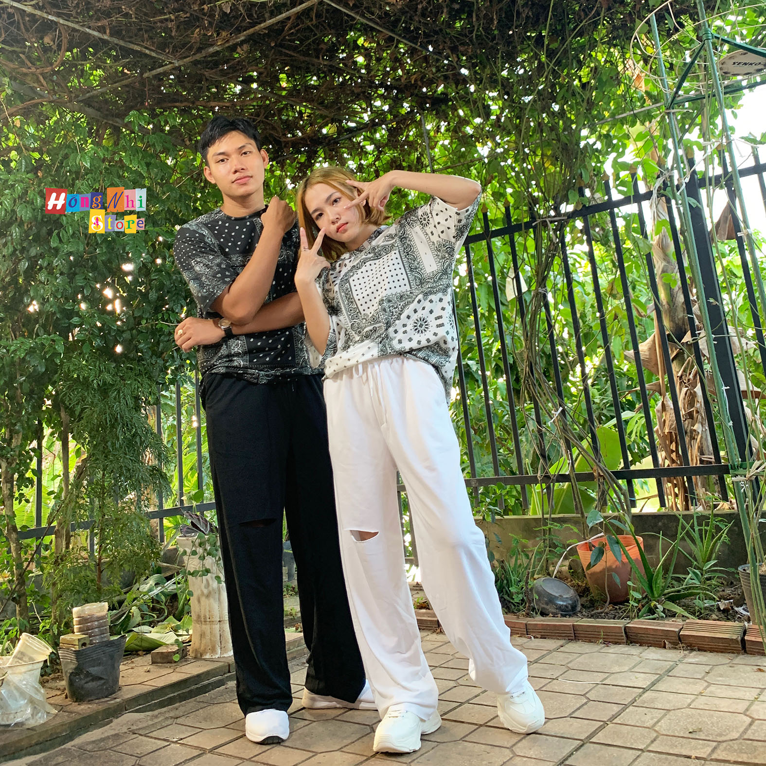 Quần Ống Rộng Rách Gối Màu Đen Lưng Thun Culottes Ulzzang Unisex - MM